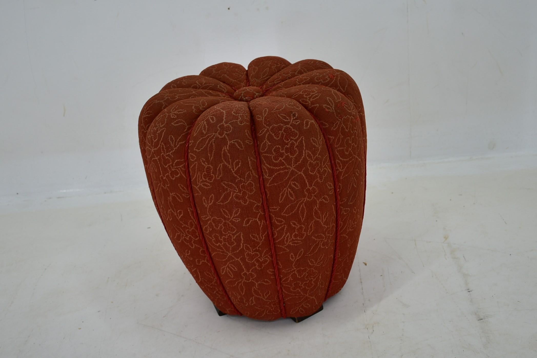 Mid-20th Century Art Deco Tabouret Designed by Jindřich Halabala, 1940s For Sale