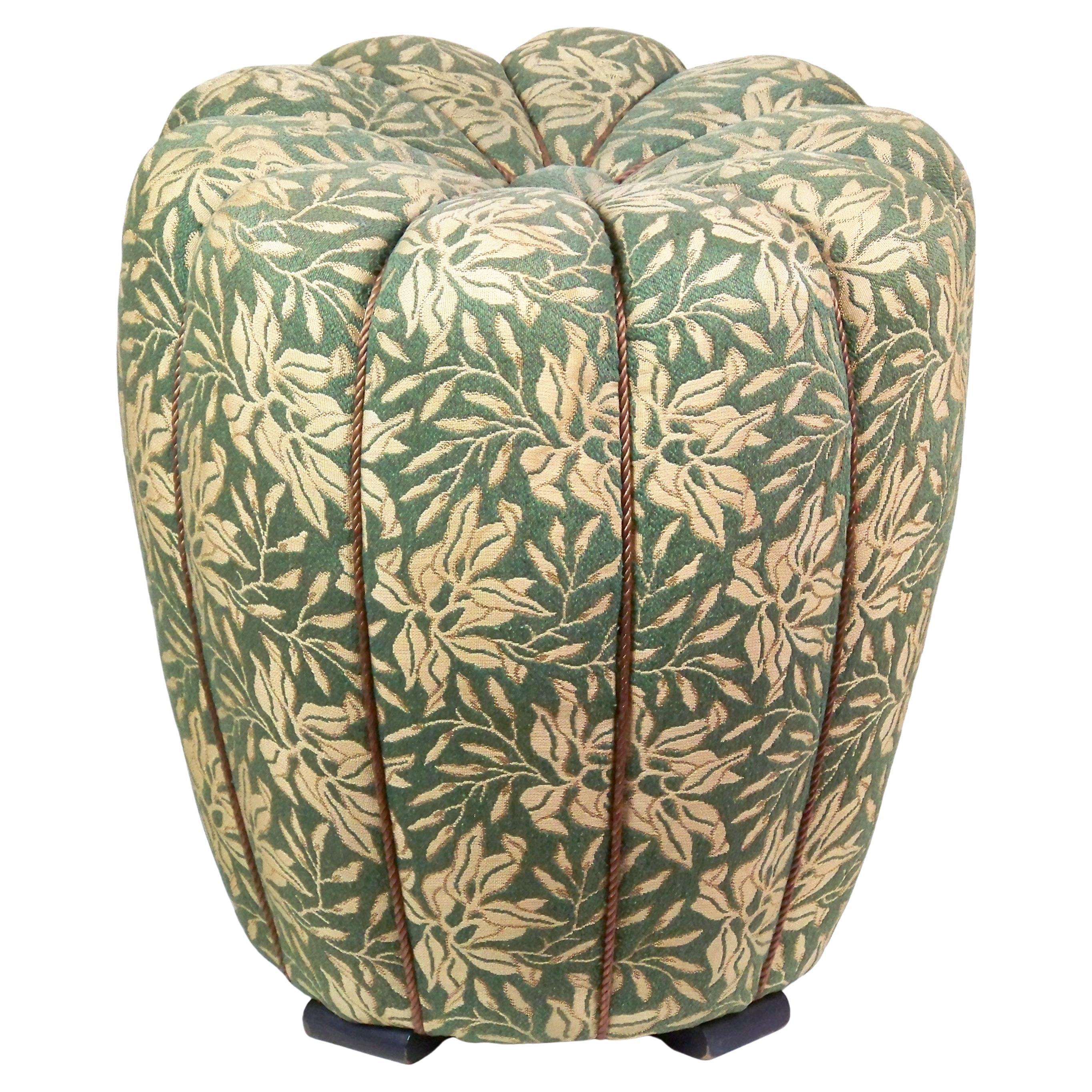 Taburete Art Déco diseñado por Jindřich Halabala, años 40