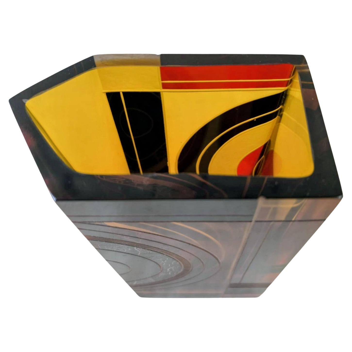 Vaso alto in vetro decorato con smalto geometrico Art Decor, 1930 ca. In condizioni buone in vendita a Devon, England