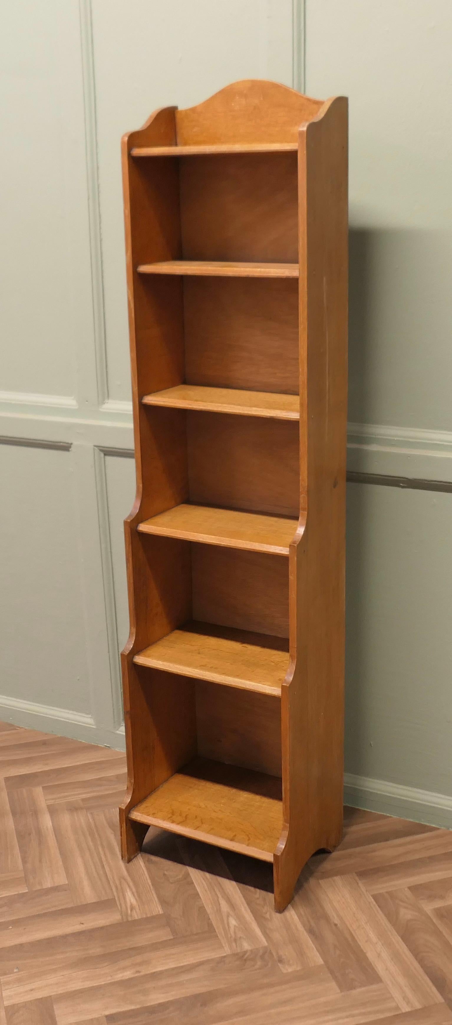 Art Deco Tall Slim Golden Oak Bookcase. In Good Condition For Sale In Godshill, Isle of Wight