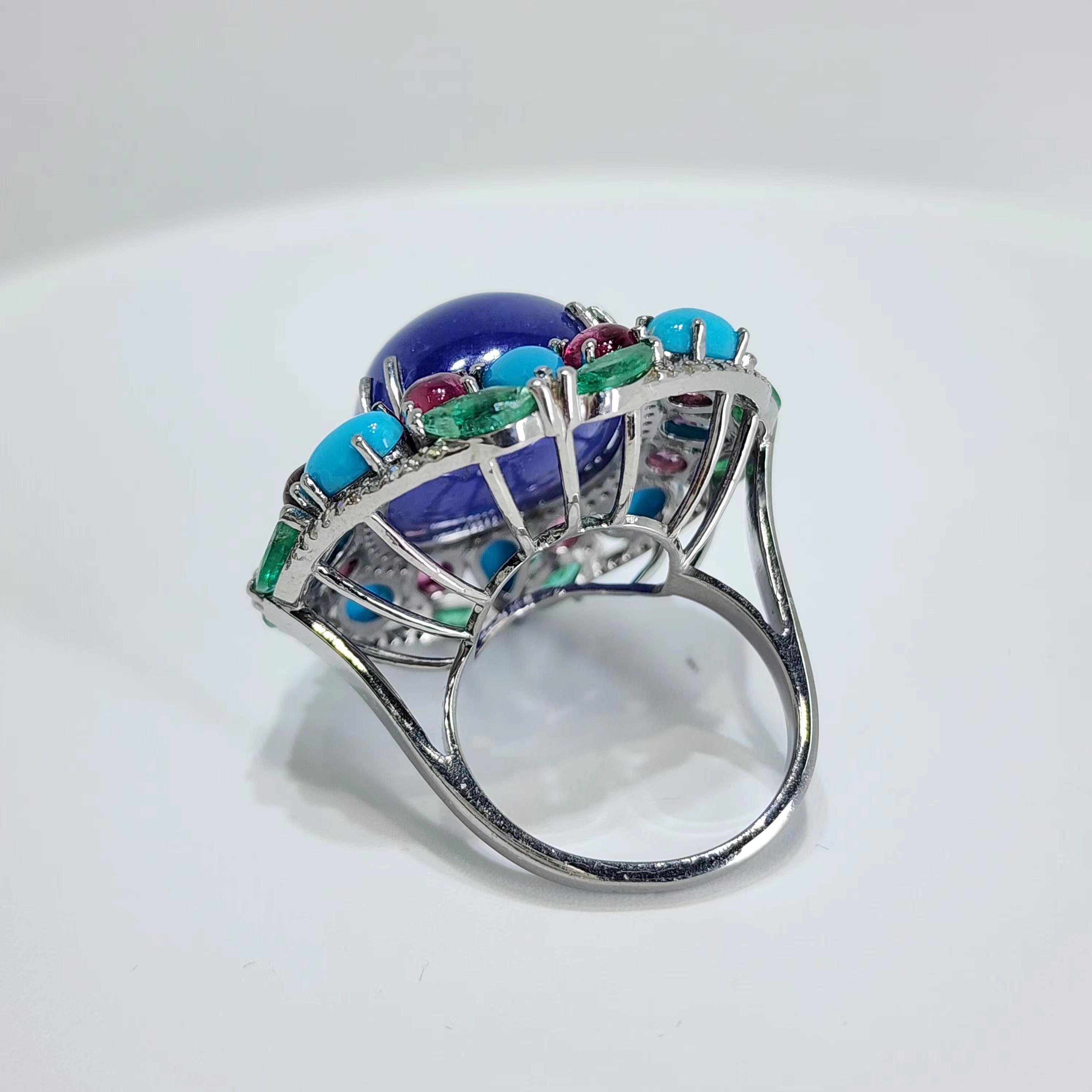 Art Deco Tanzanite & Emerald 35.2Ct and 0.57Ct Natural Diamond Ring in Silver In New Condition For Sale In Hong Kong, HK