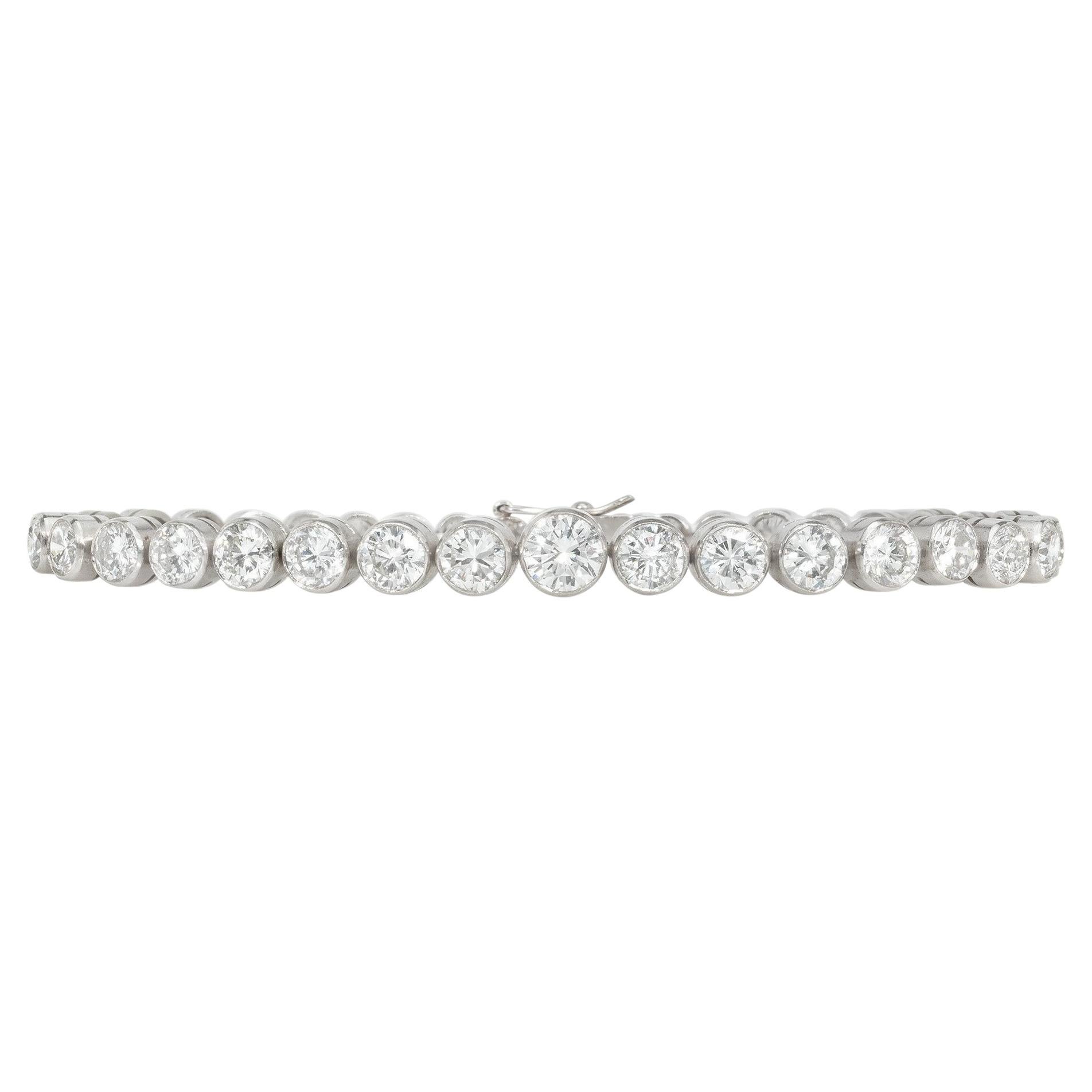 Art Deco tapered diamond line bracelet For Sale