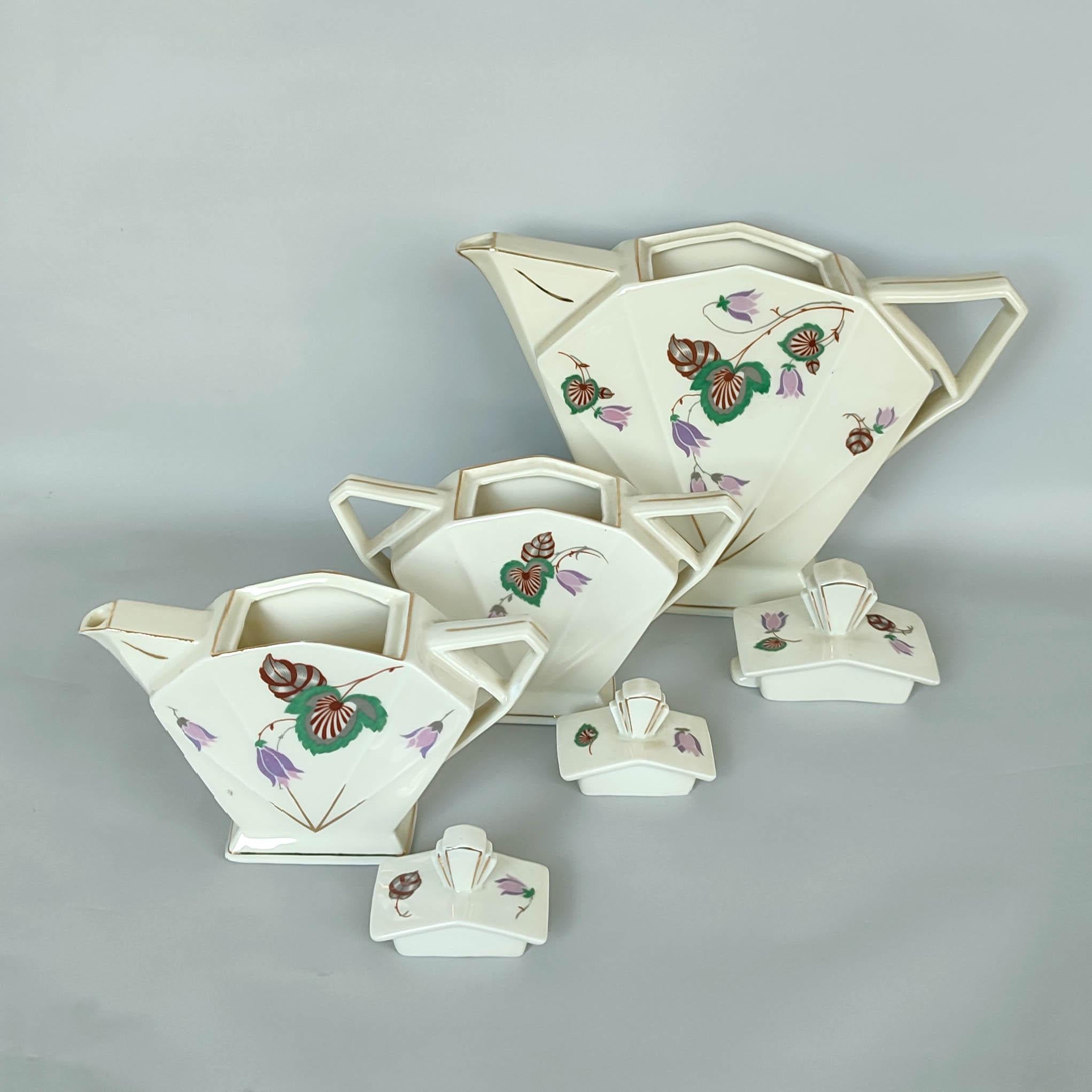 Tee-, Kaffee- und Dessertbesteck im Art déco-Stil, Porzellan, Viktorianisch, Tschechoslowakei, 1930er Jahre (Handbemalt) im Angebot