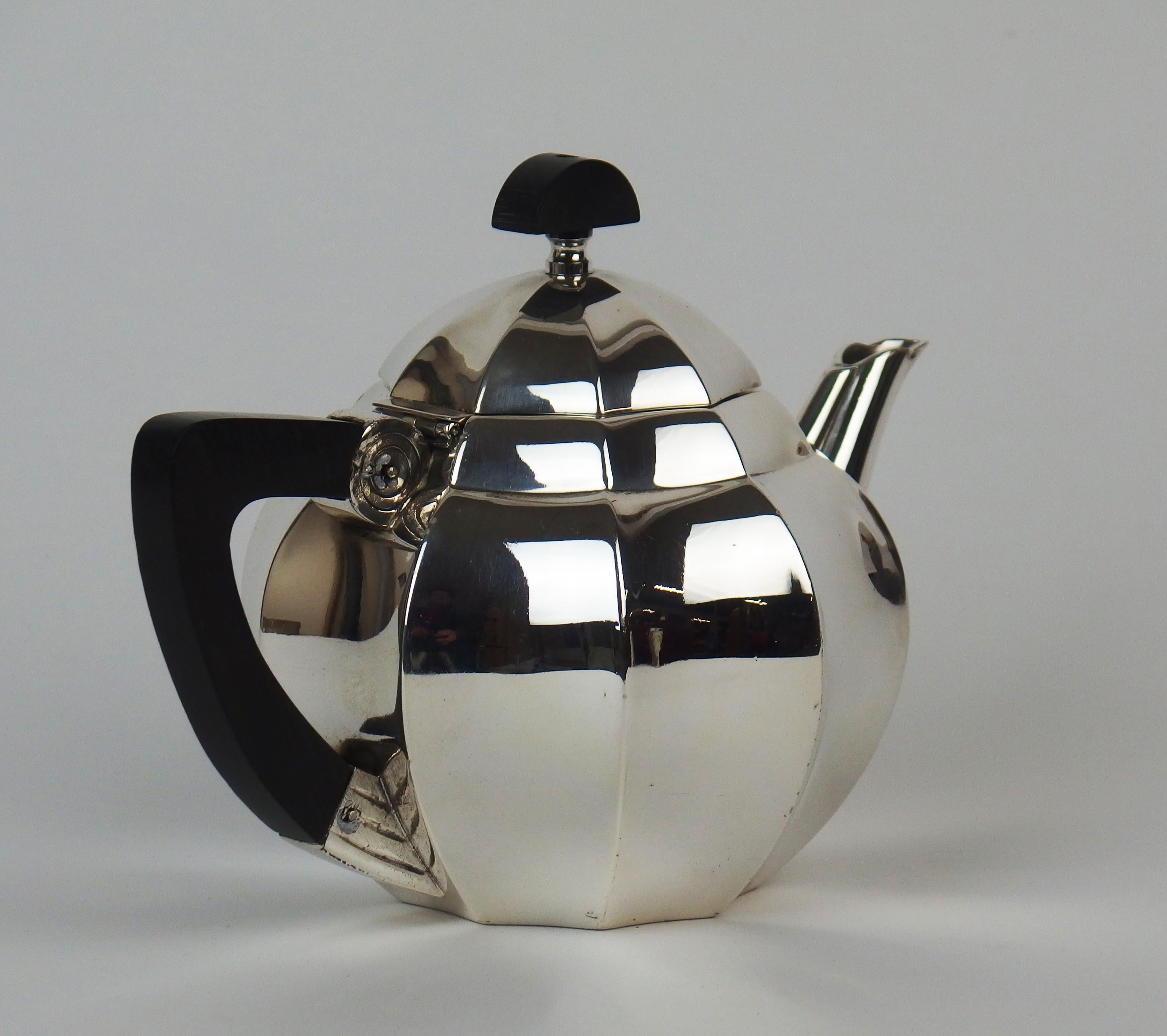 Art Deco Tea- Coffee Service by Maurice Dufrene for Gallia Christofle In Good Condition For Sale In Janvry, Essonne