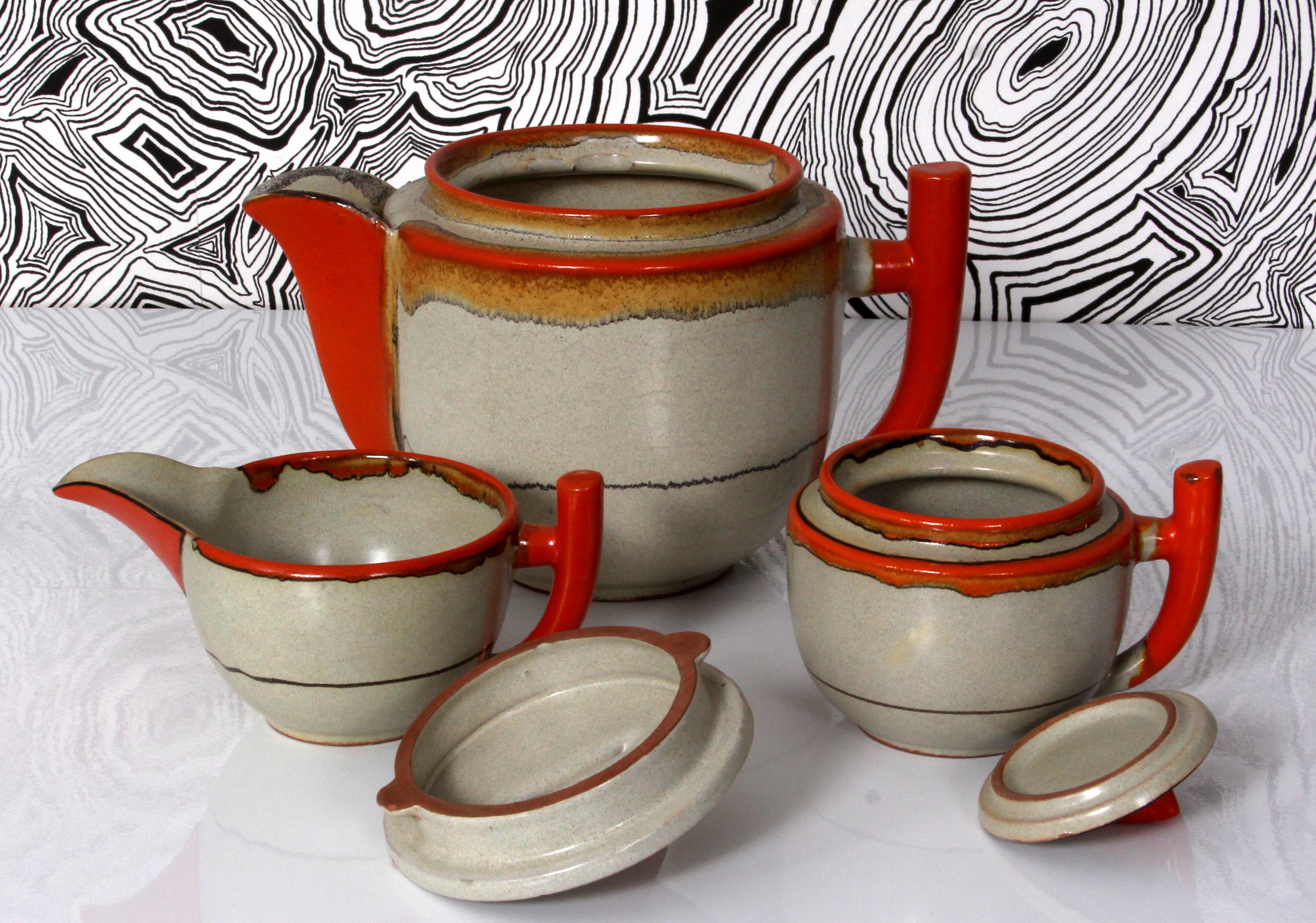Mid-20th Century Art Deco Tea Service by Carstens Uffrecht ar 1930 uranium glaze + cups + plates  For Sale