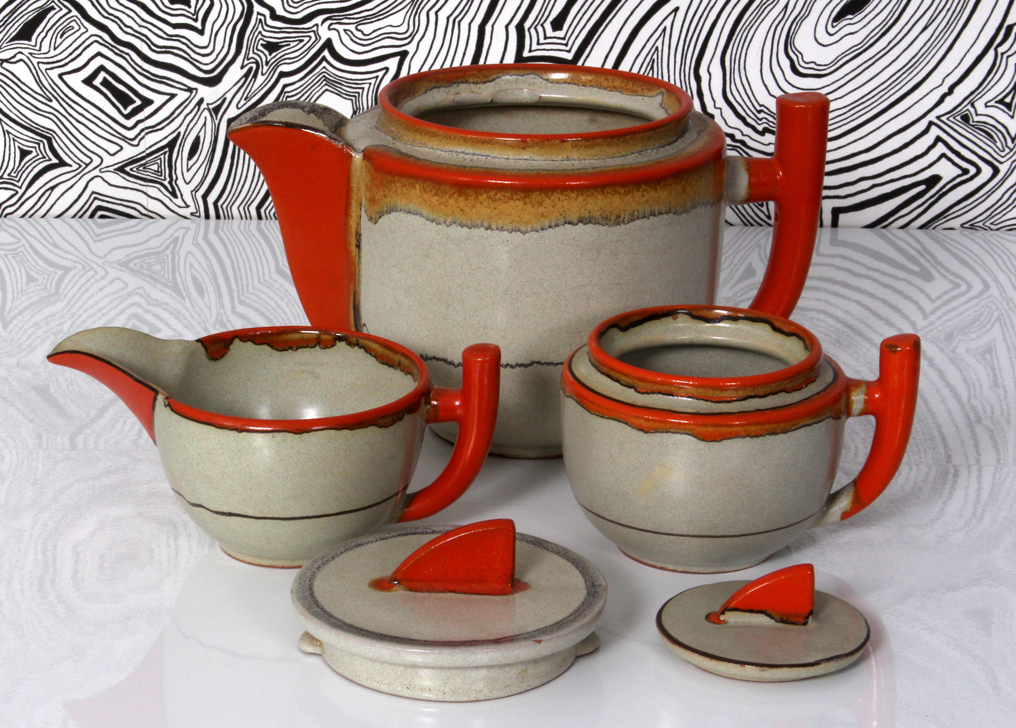 Pottery Art Deco Tea Service by Carstens Uffrecht ar 1930 uranium glaze + cups + plates  For Sale