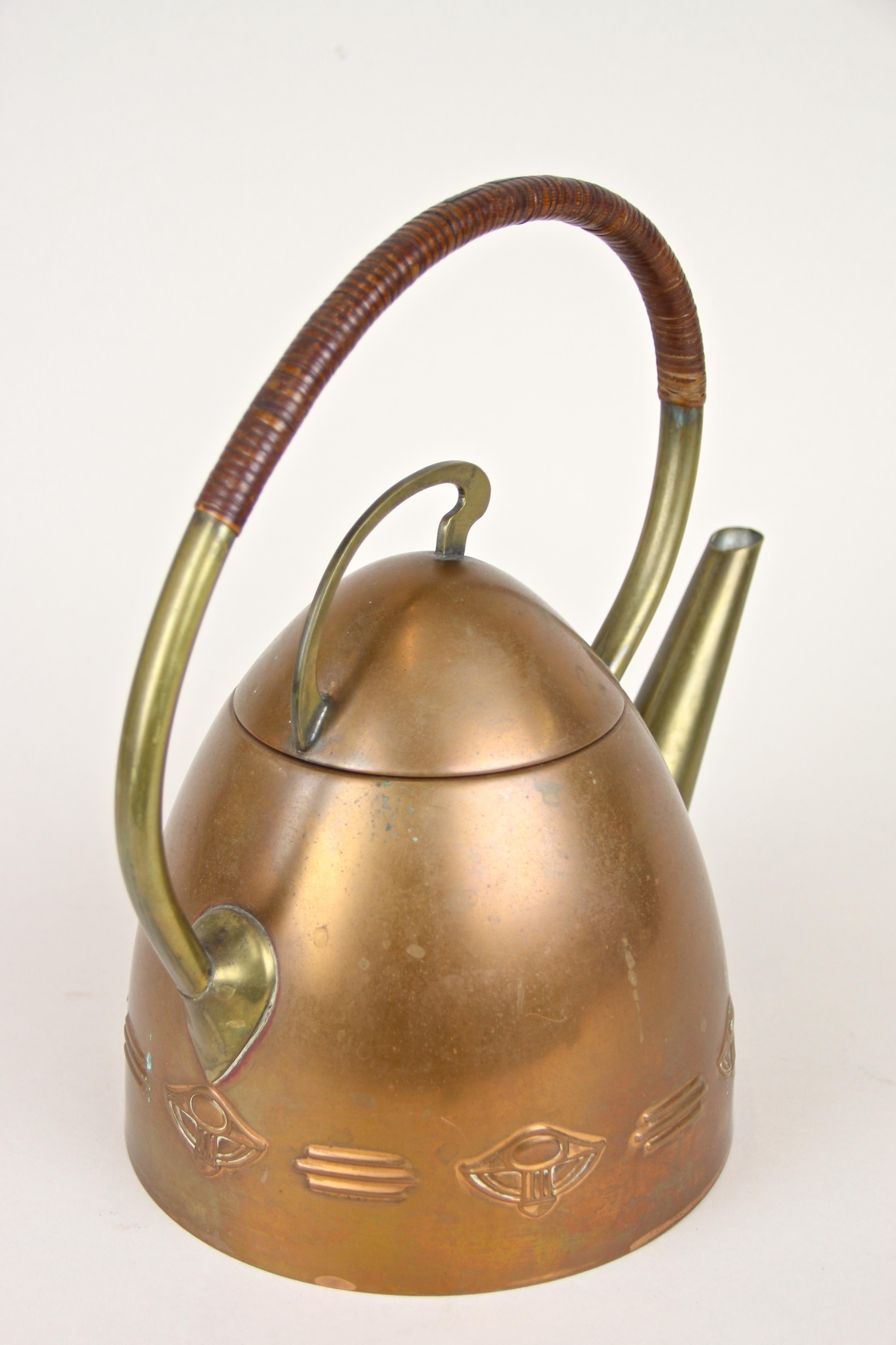20th Century Art Deco Teapot, circa 1925