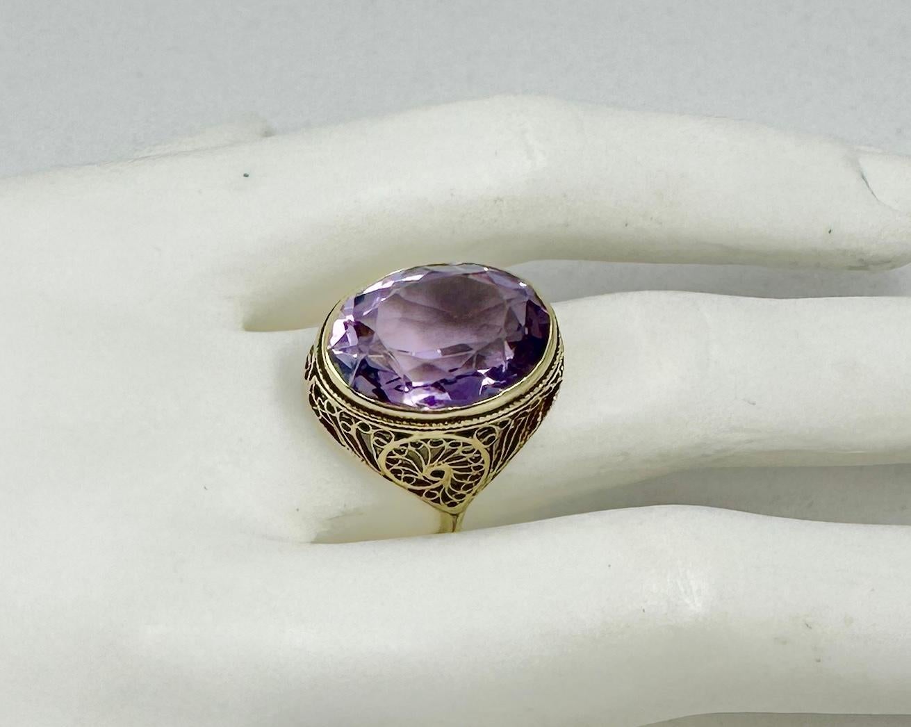 Art Deco Ten Carat Rose De France Amethyst Ring 14 Karat Gold Antique Filigree en vente 3