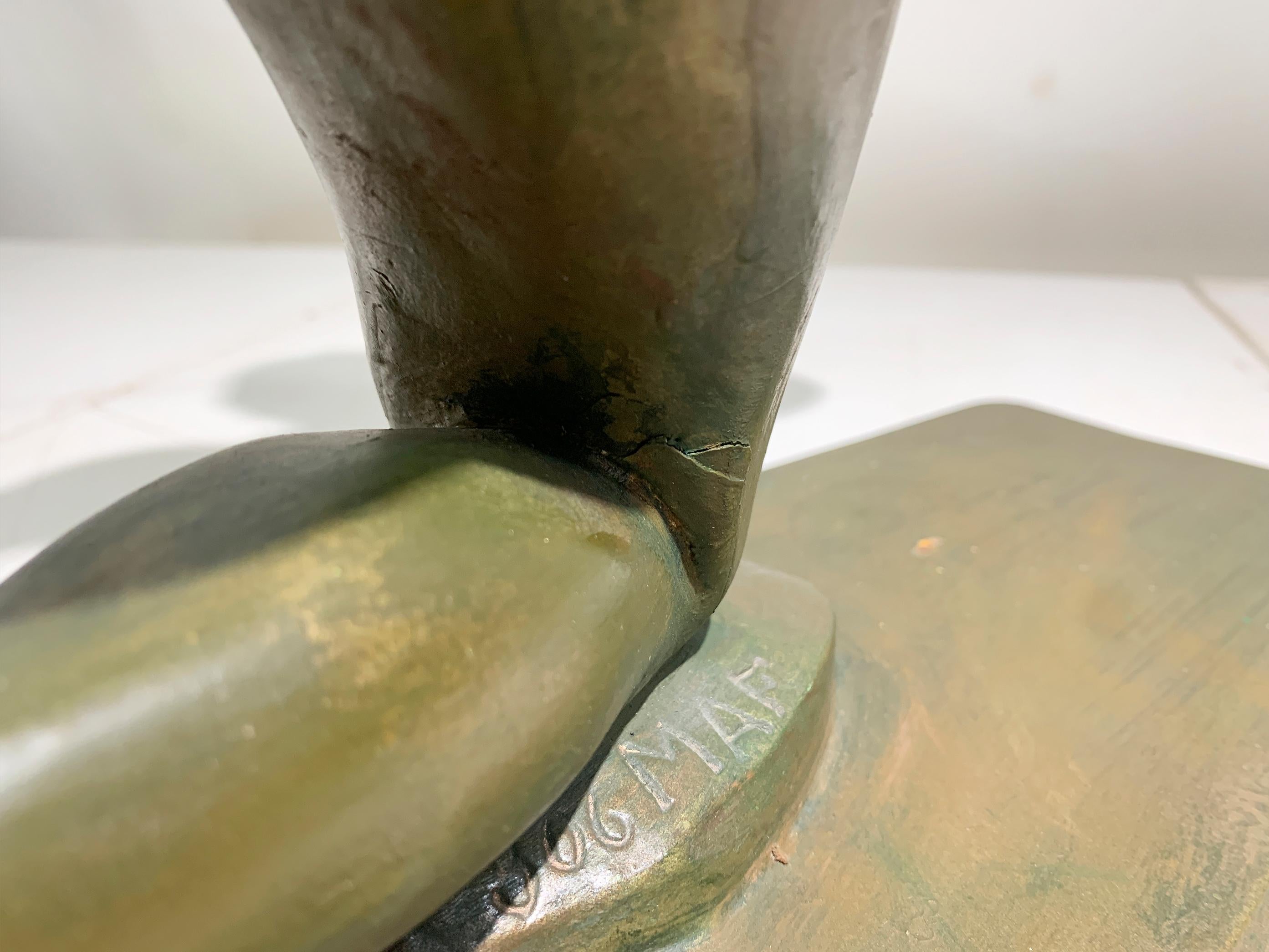 XX secolo Art Deco Terracotta Metal Patinated Sculpture Engraved 