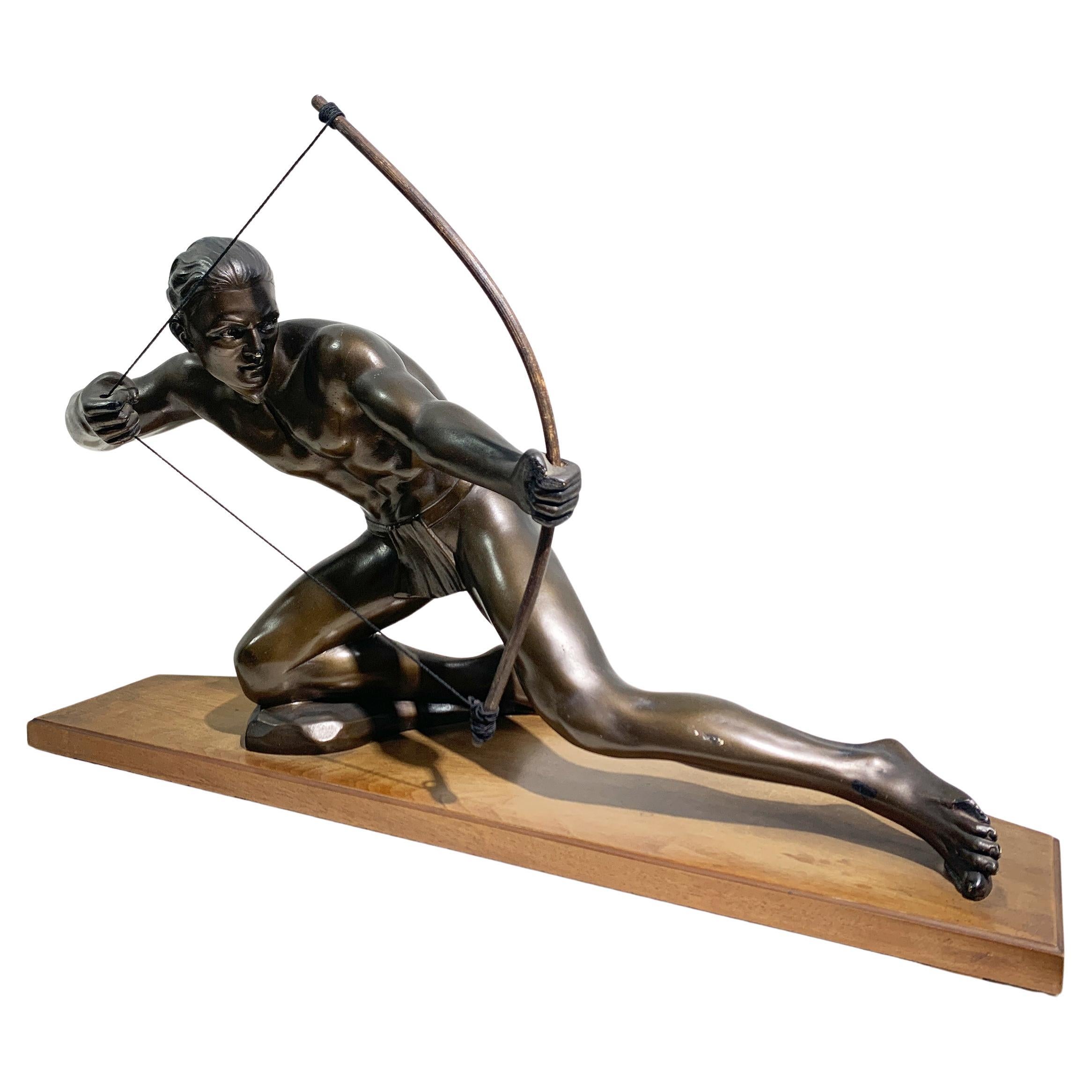 Escultura Art Decó de terracota patinada Grabada y numerada 1037