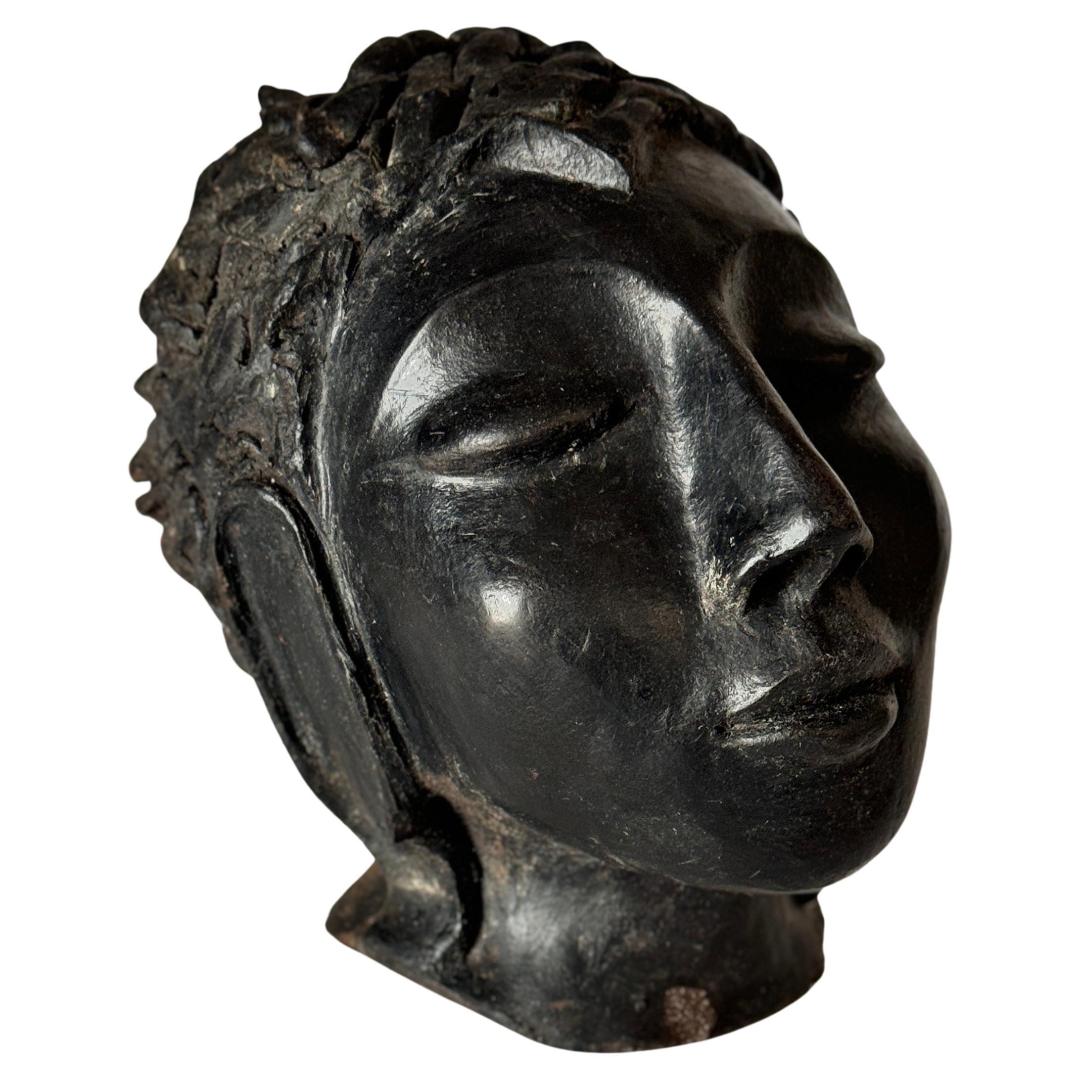 Escultura Art Decó de Terracota Color Negro Cabeza de Mujer Francia 1940 Firmada