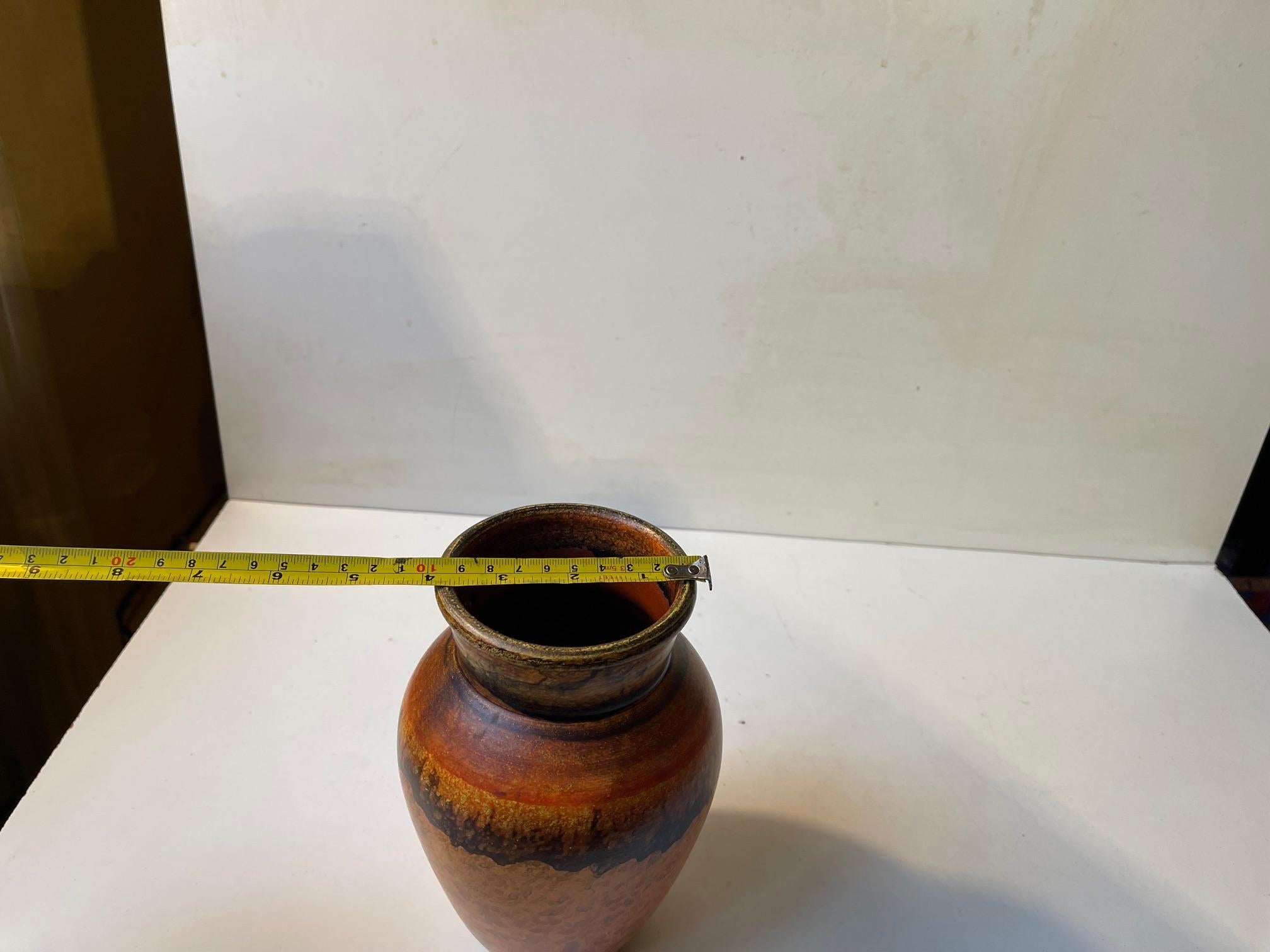 Inizio XX secolo Vaso in terracotta Art Déco con smalto 