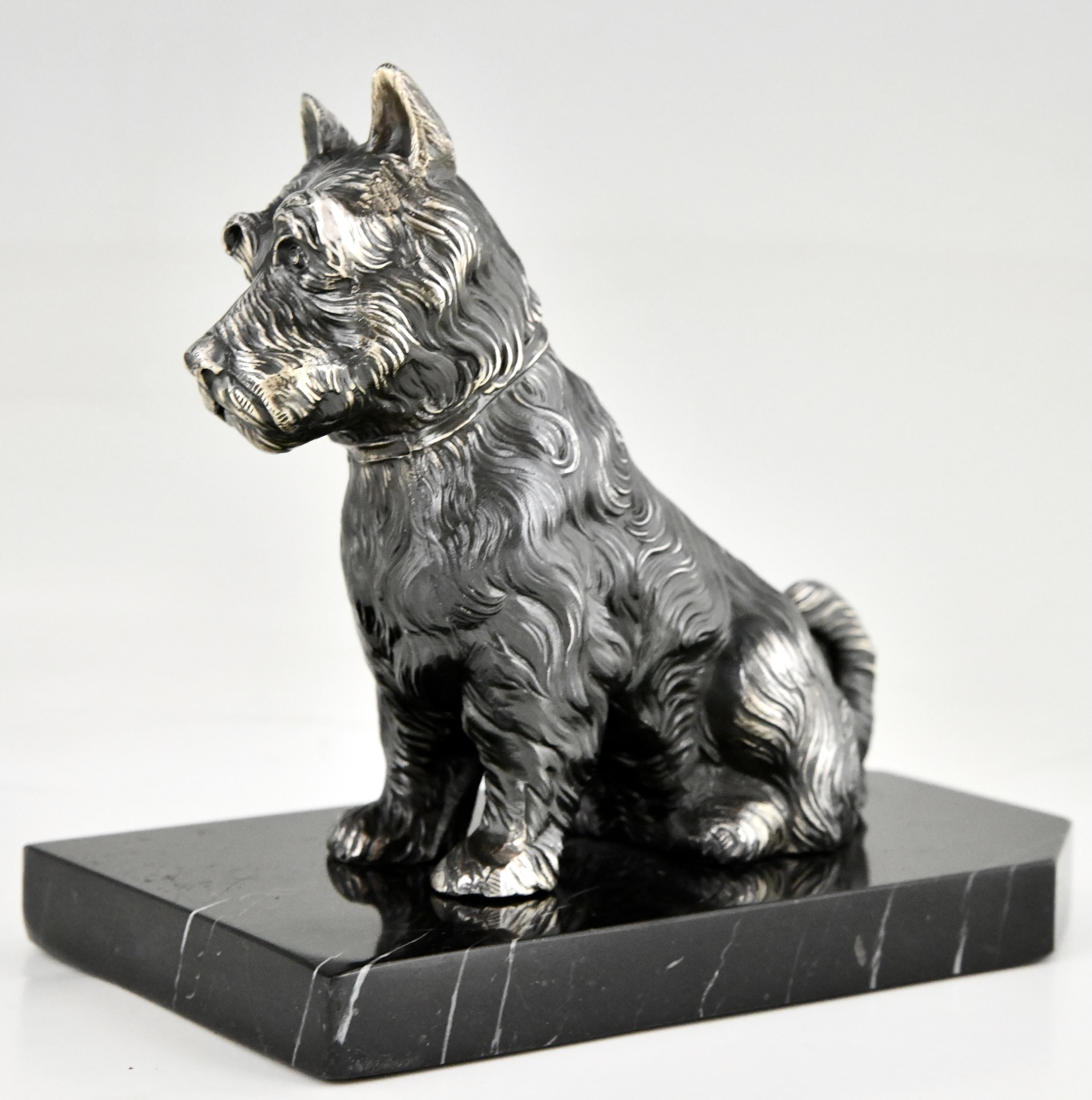 Mid-20th Century Art Deco terrier dog bookends by Hippolyte Moreau, France 1930.  For Sale