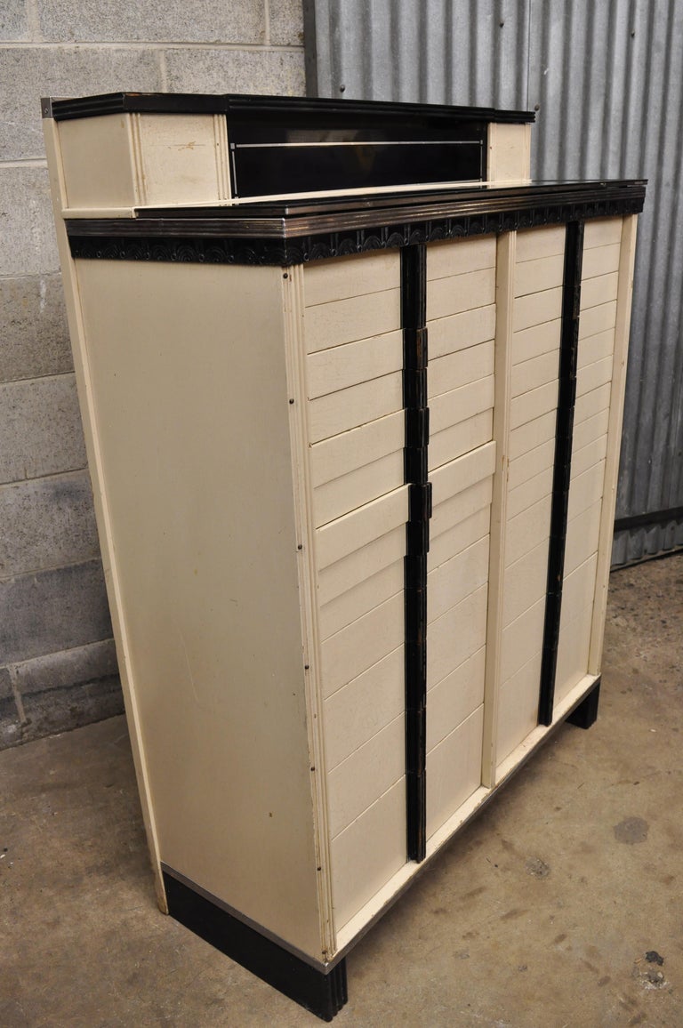 Art Deco the American Cabinet Co. Dental Medical Cabinet with Milk Glass Trays For Sale 6