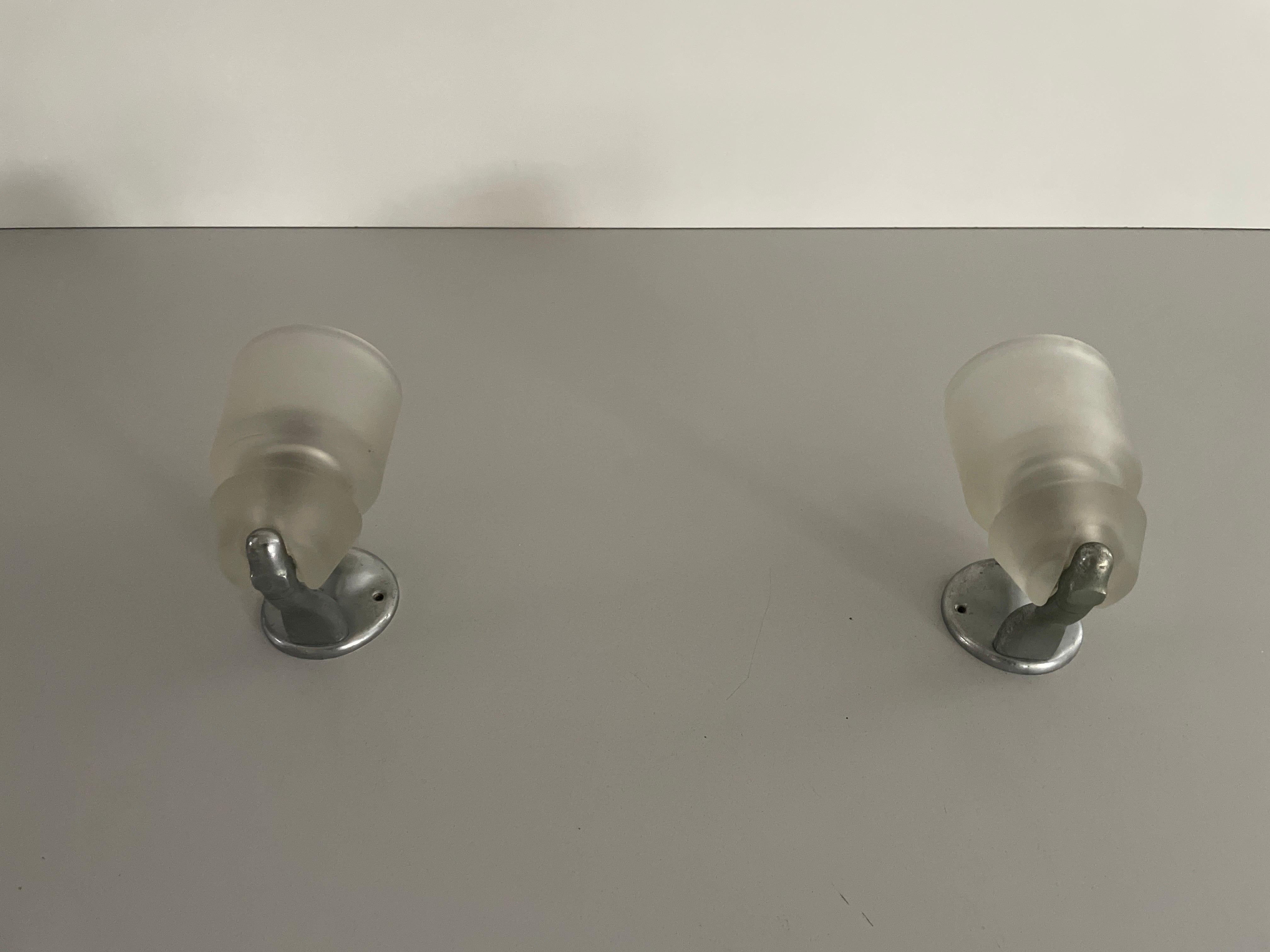 Italiano Coppia di appliques in vetro spesso Art Déco, anni '50, Italia in vendita