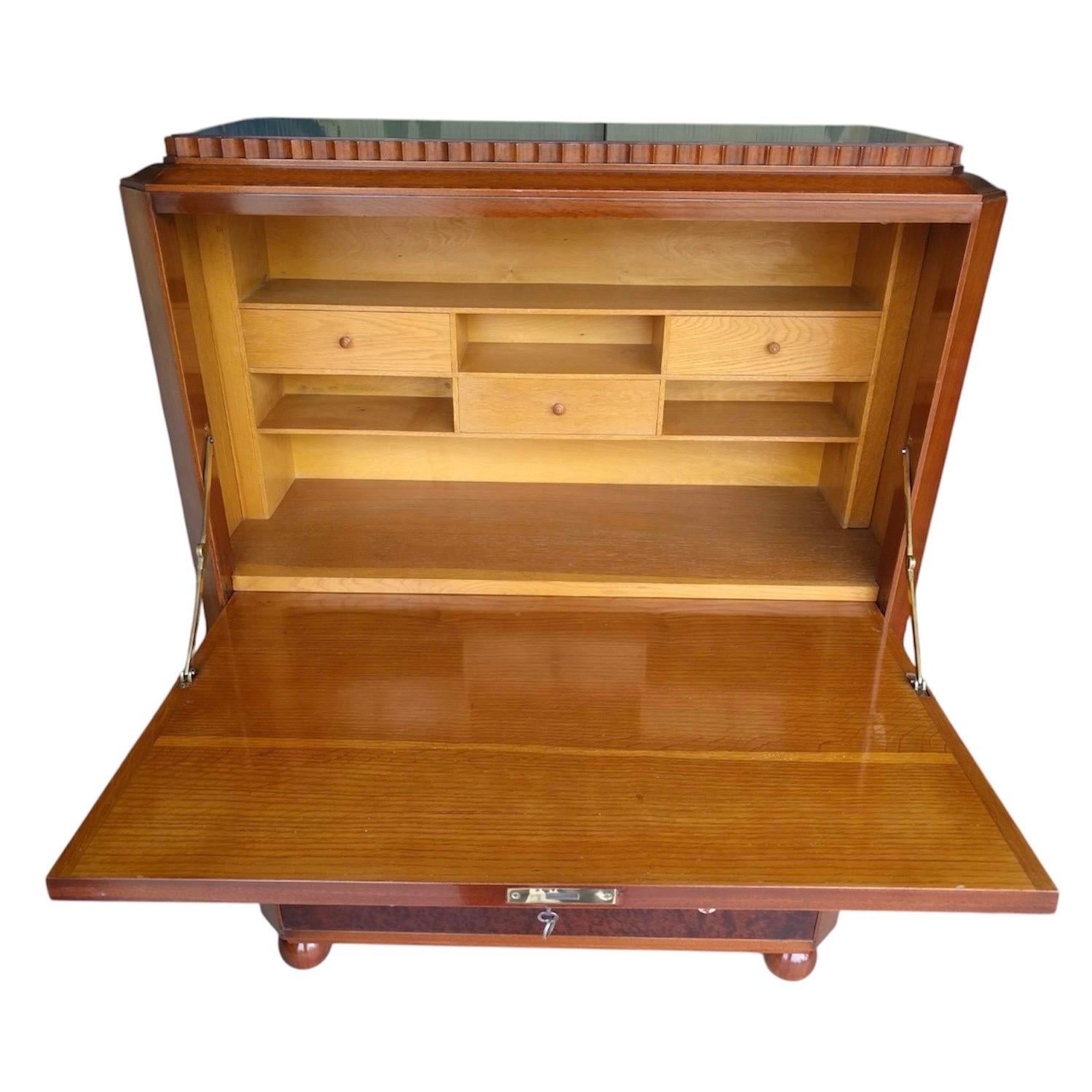 Secrétaire Art Déco Thompson en noyer Wood Wood en vente 4