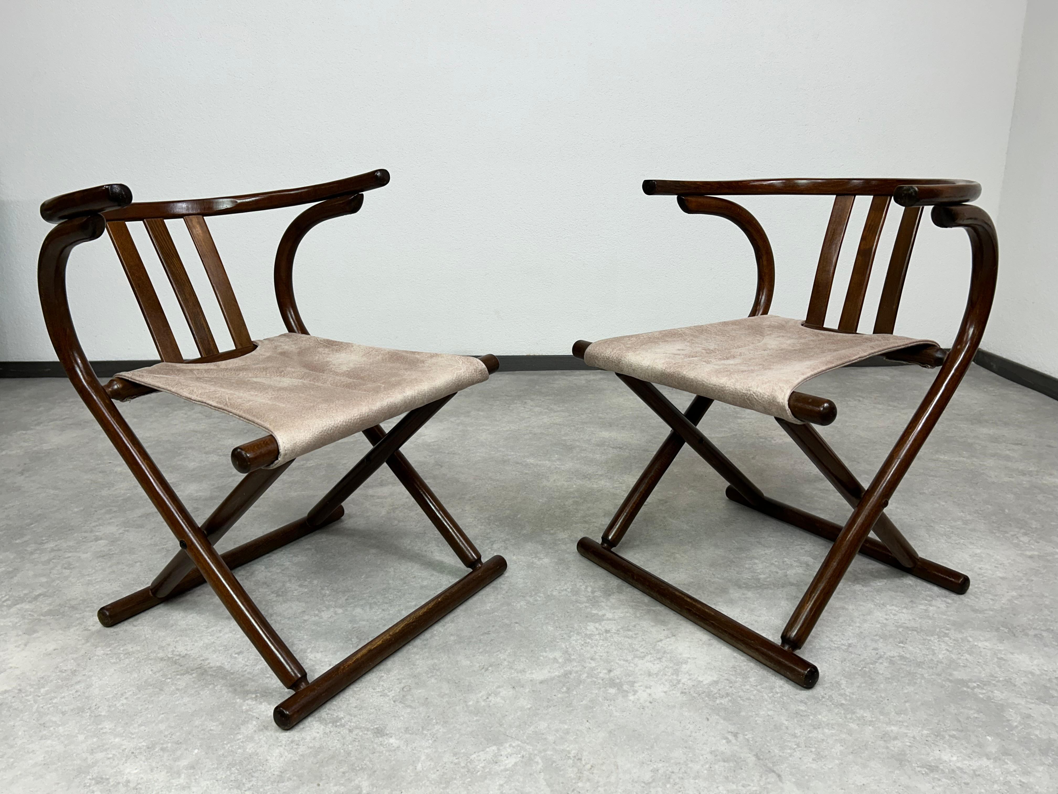 Art deco Thonet folding chairs, small signs of use, new upholstery.