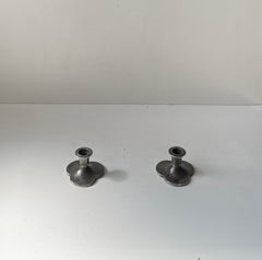 Candelieri in peltro Art Deco a tre trifogli di Just Andersen