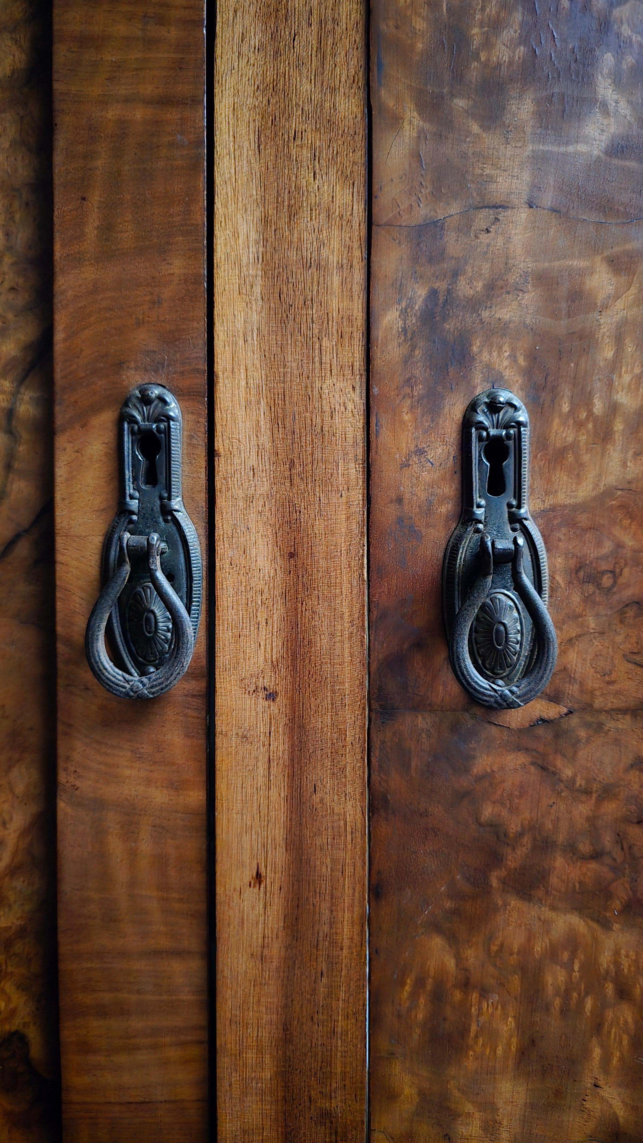 Armario Art Decó de tres puertas, hacia 1930 en venta 7