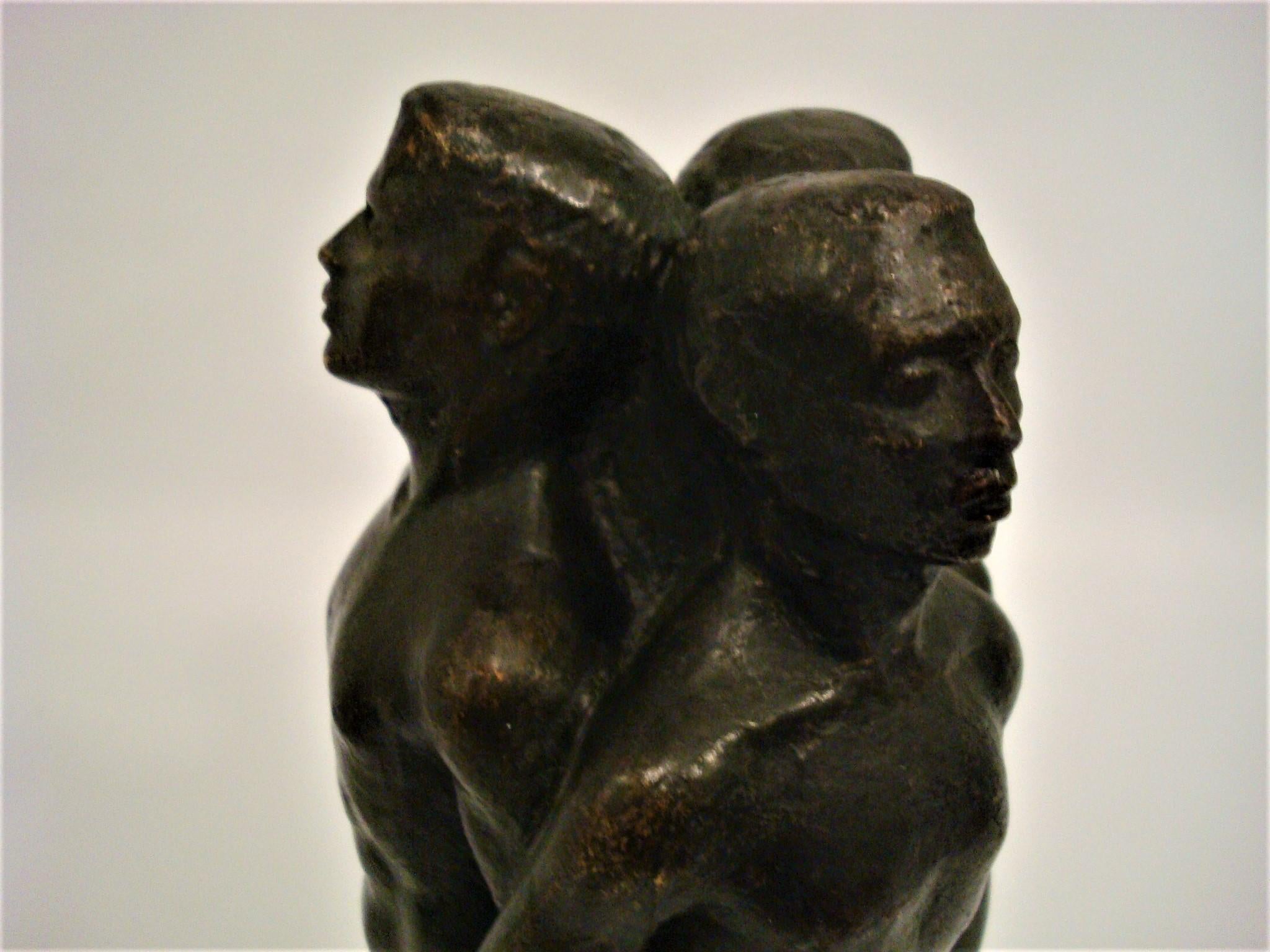 Drei nackte Männer im Art déco-Stil, die Hände halten, Bronze- und Marmorsockel-Skulptur, 1930er Jahre im Angebot 4