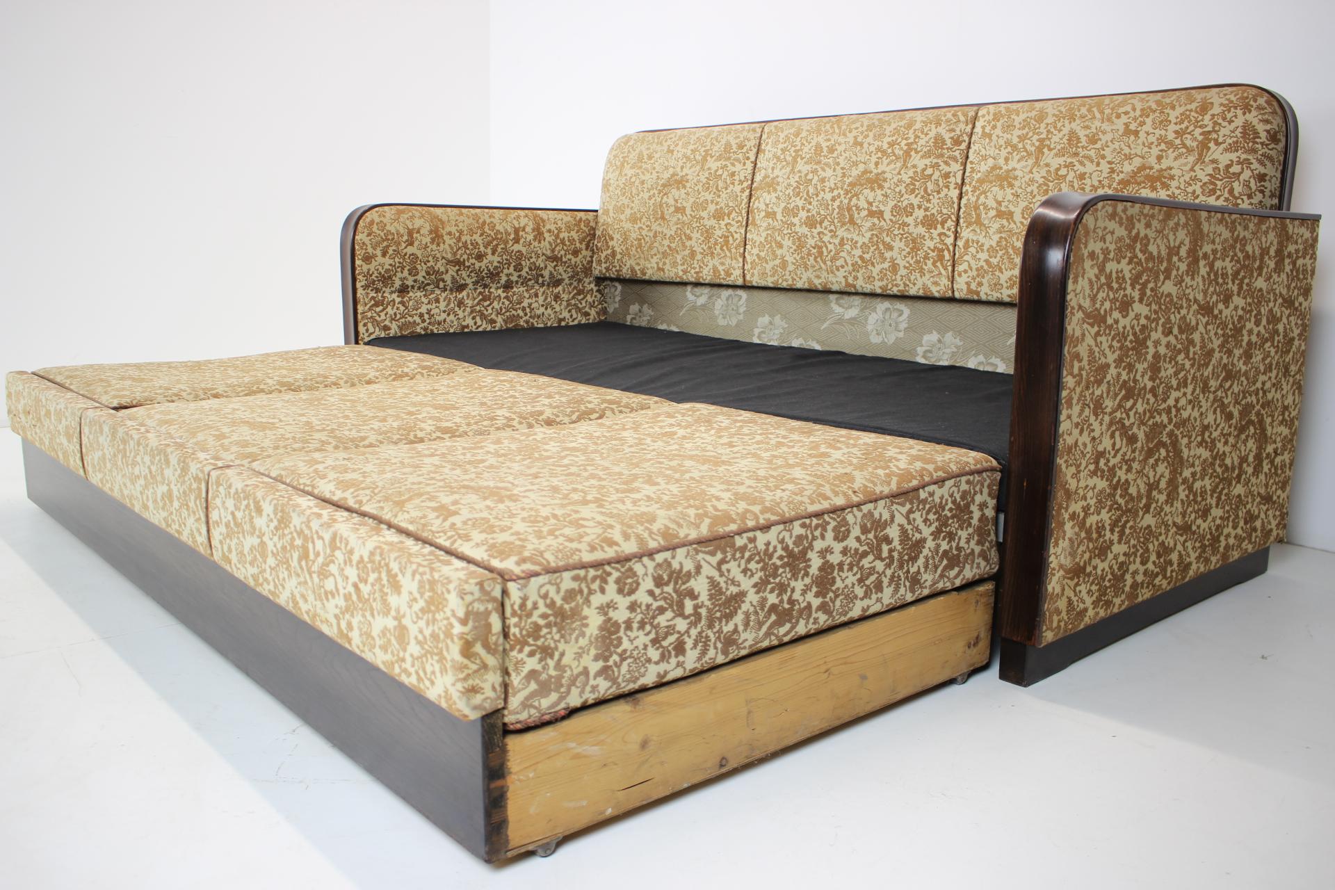 Art Deco Three-Seater Sofa Designed by Jindřich Halabala, 1930's 11