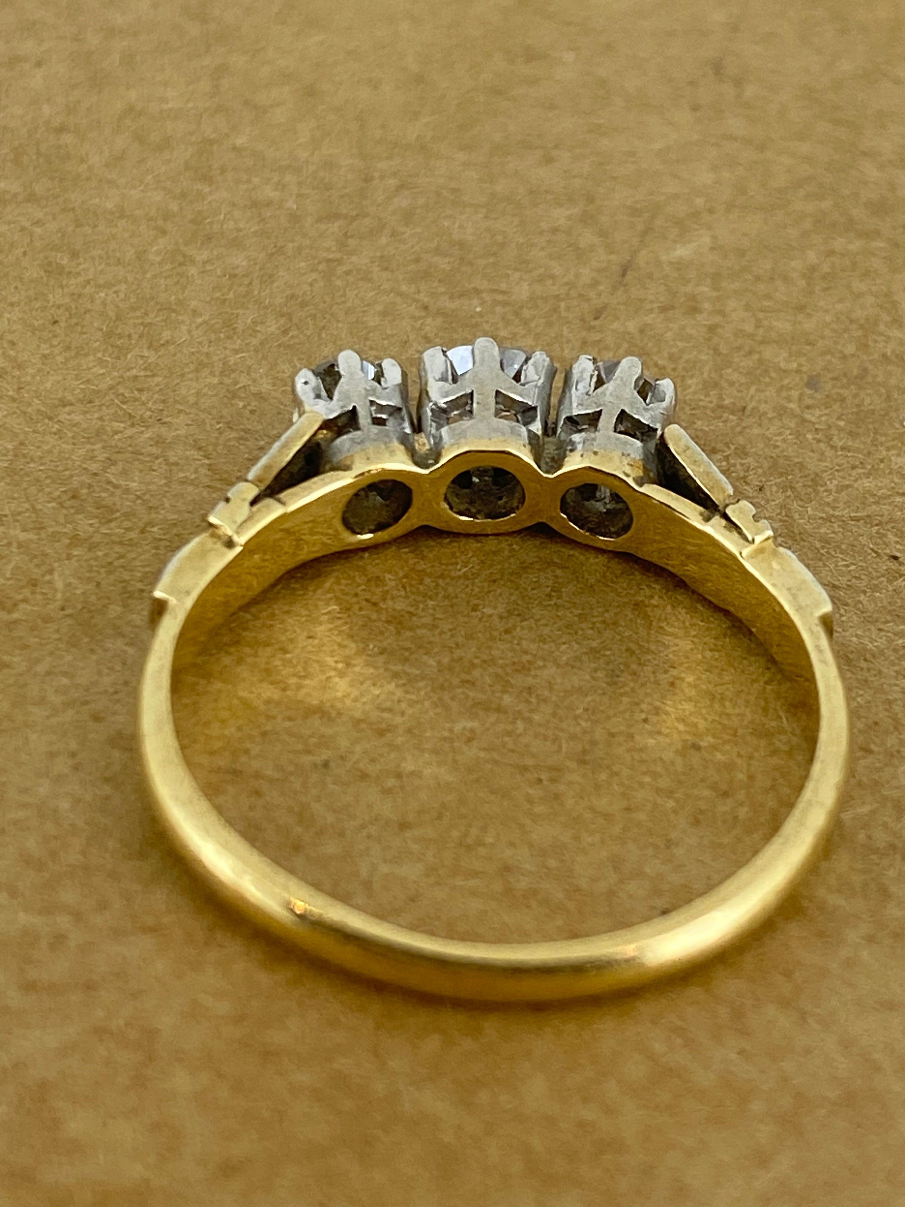 Art-Deco Three-Stone 0.30ct Old European Cut Diamond Ring in Platinum & 18K Gold For Sale 2