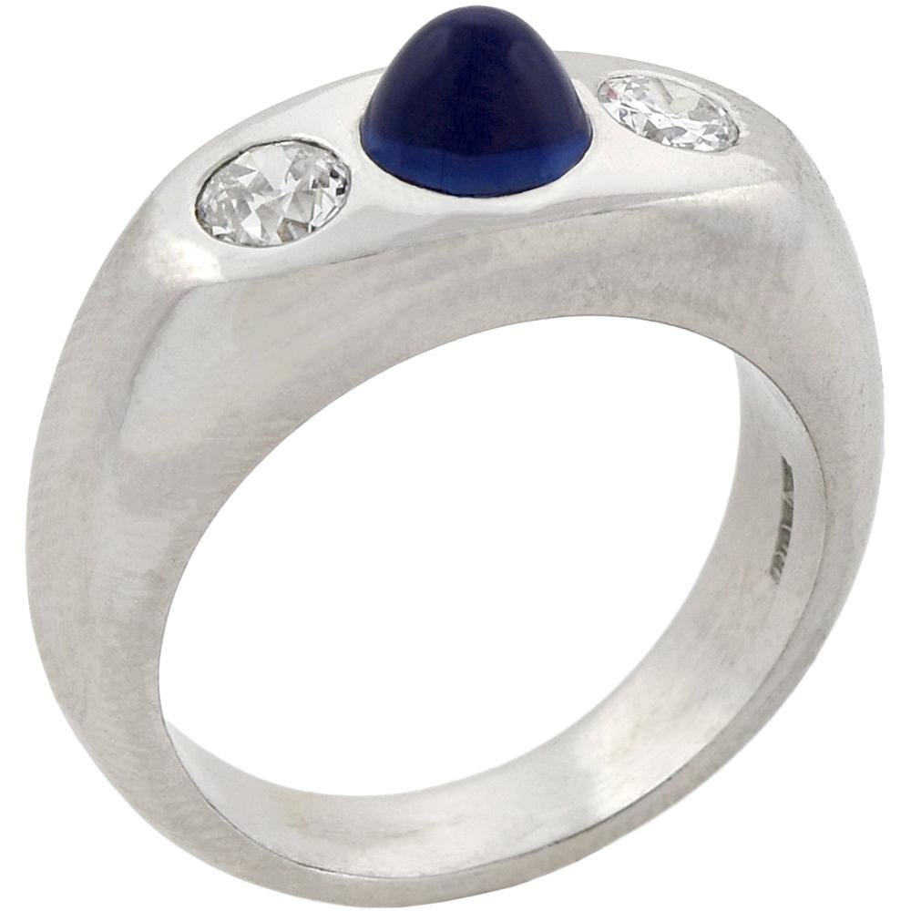 Art Deco Three-Stone Diamond and Bullet Cabochon Sapphire Ring For Sale