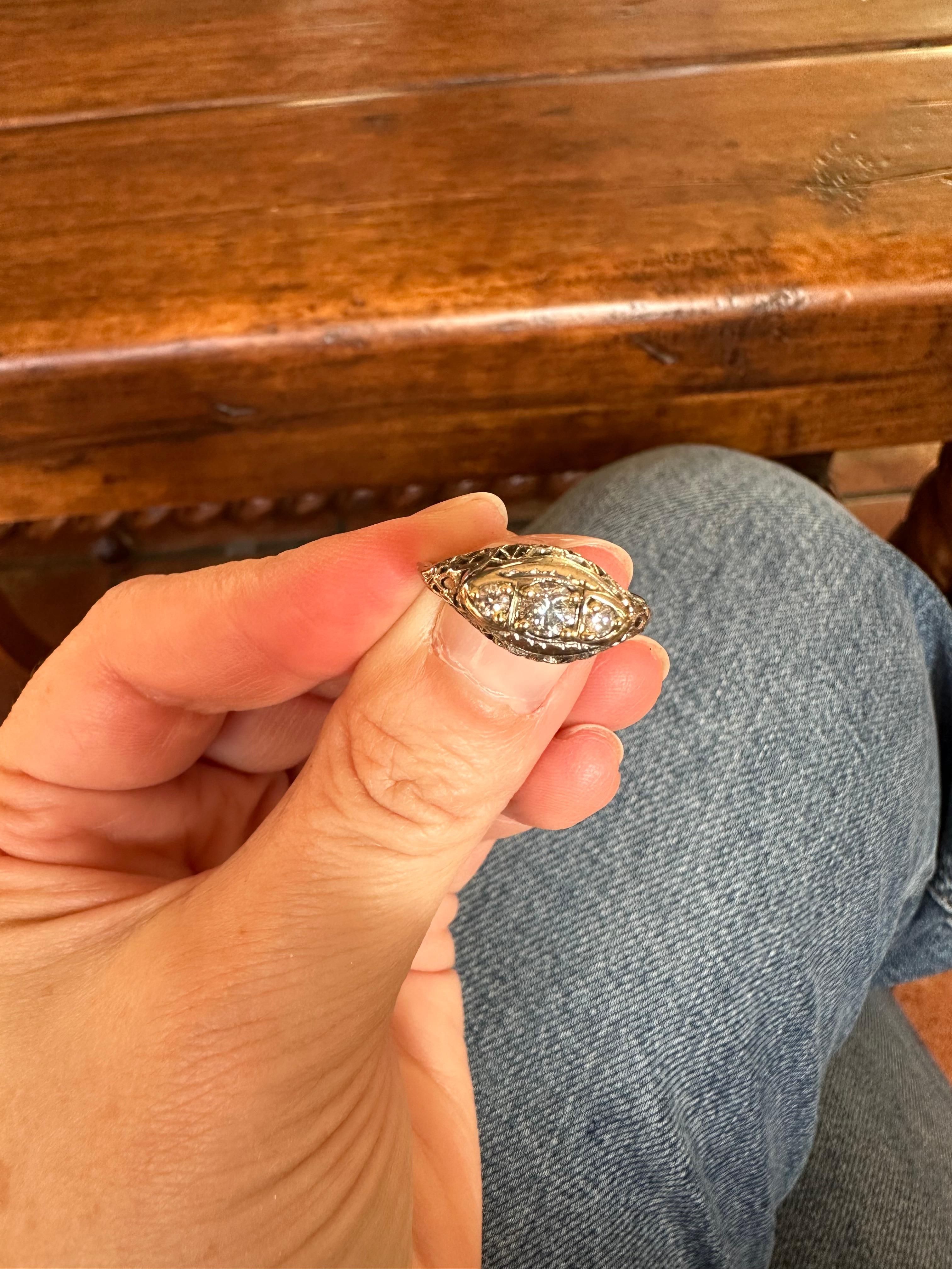Art Deco Three-Stone Diamond and Filigree Ring  For Sale 5