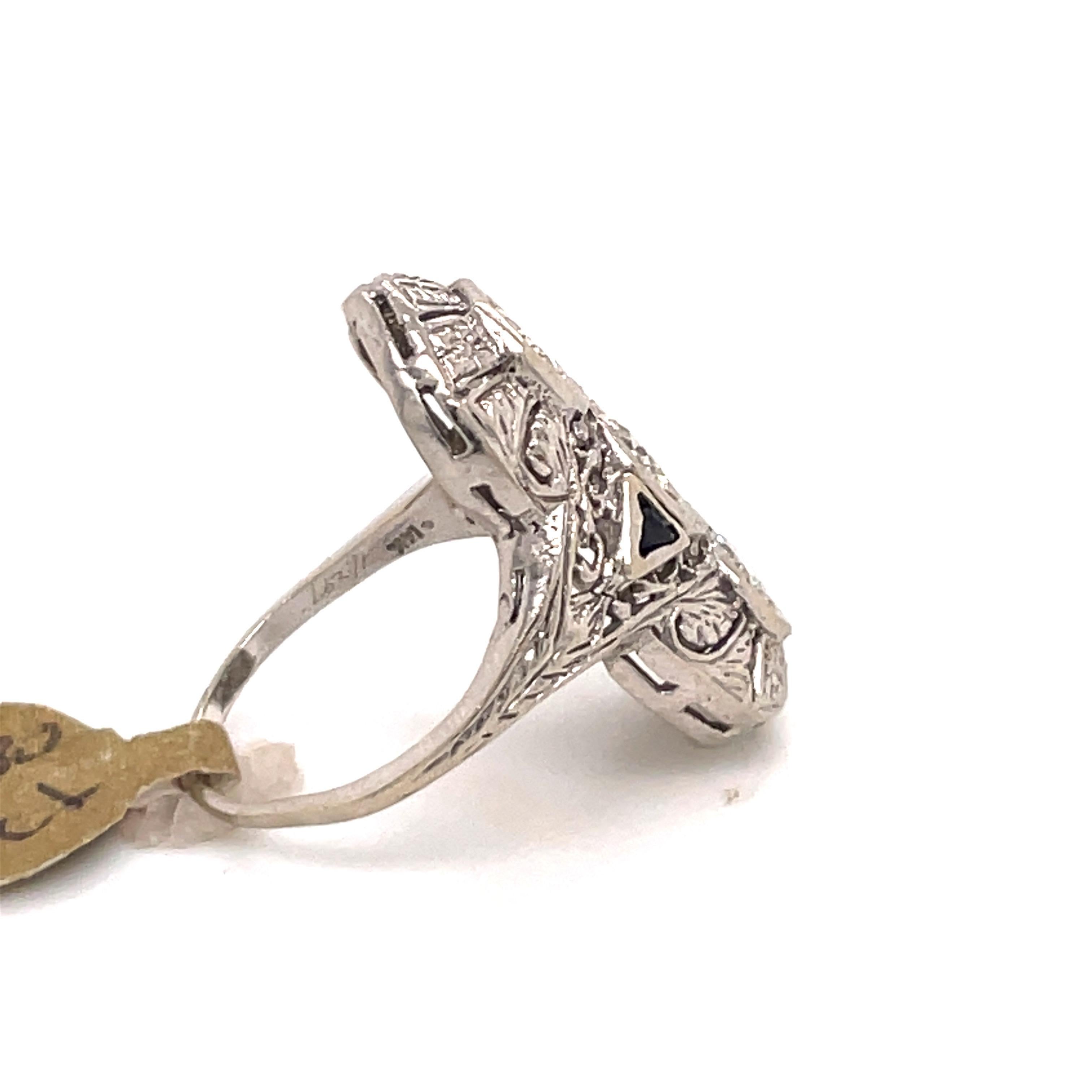 Women's Art Deco Three Stone Diamond Filigree Ring 1 Carat 14 Karat White Gold 5.1 Grams For Sale