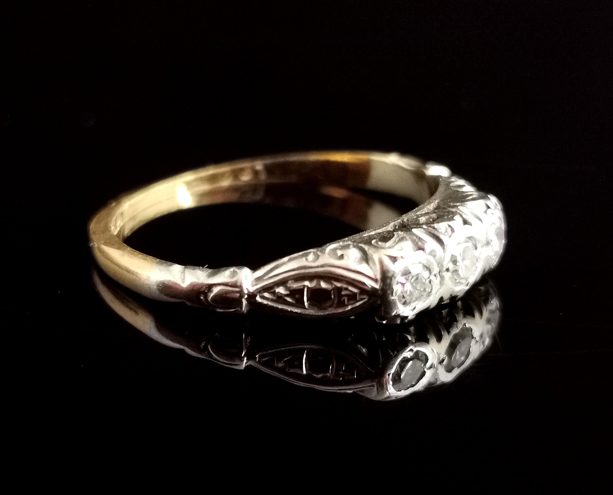Art Deco Three Stone Diamond Ring, 18 Karat Yellow Gold and Platinum  6