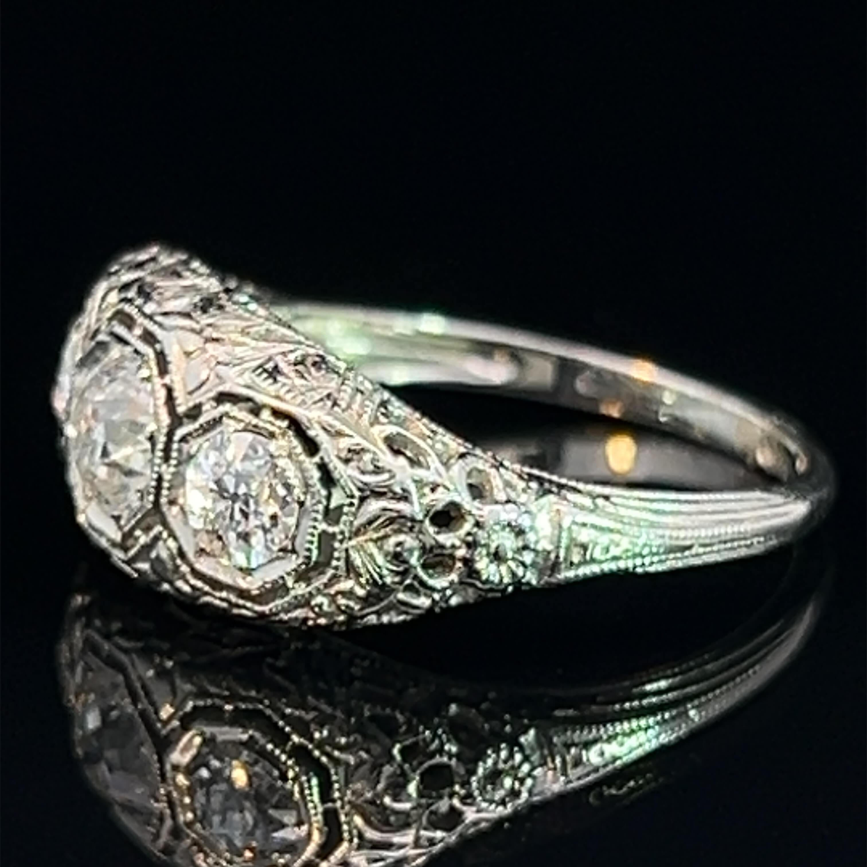 Art Deco Three Stone Diamond Ring Circa 1930s In Good Condition For Sale In ADELAIDE, SA