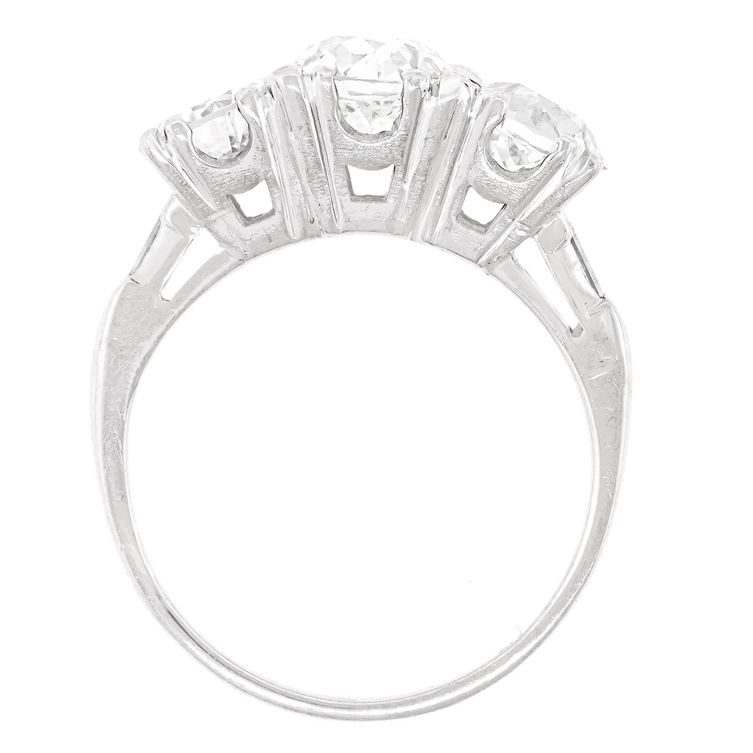 Round Cut Art Deco Three-stone Diamond Ring For Sale