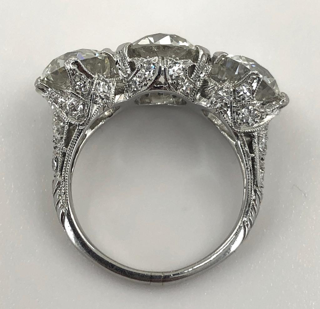 Art Deco Three Stone Diamond Platinum Ring In Good Condition For Sale In New York, NY