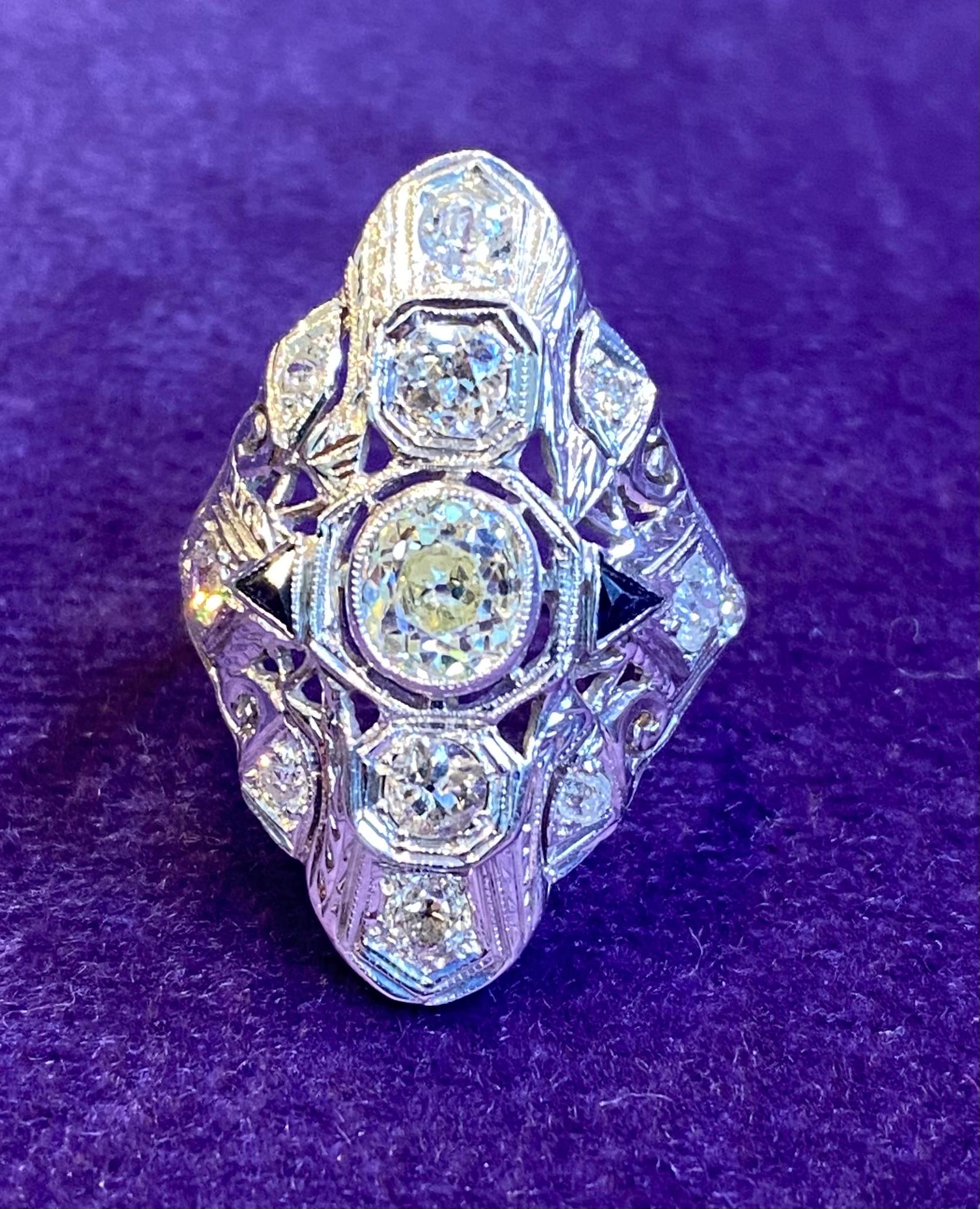 Art Deco Three Stone Diamond Ring In Excellent Condition For Sale In New York, NY