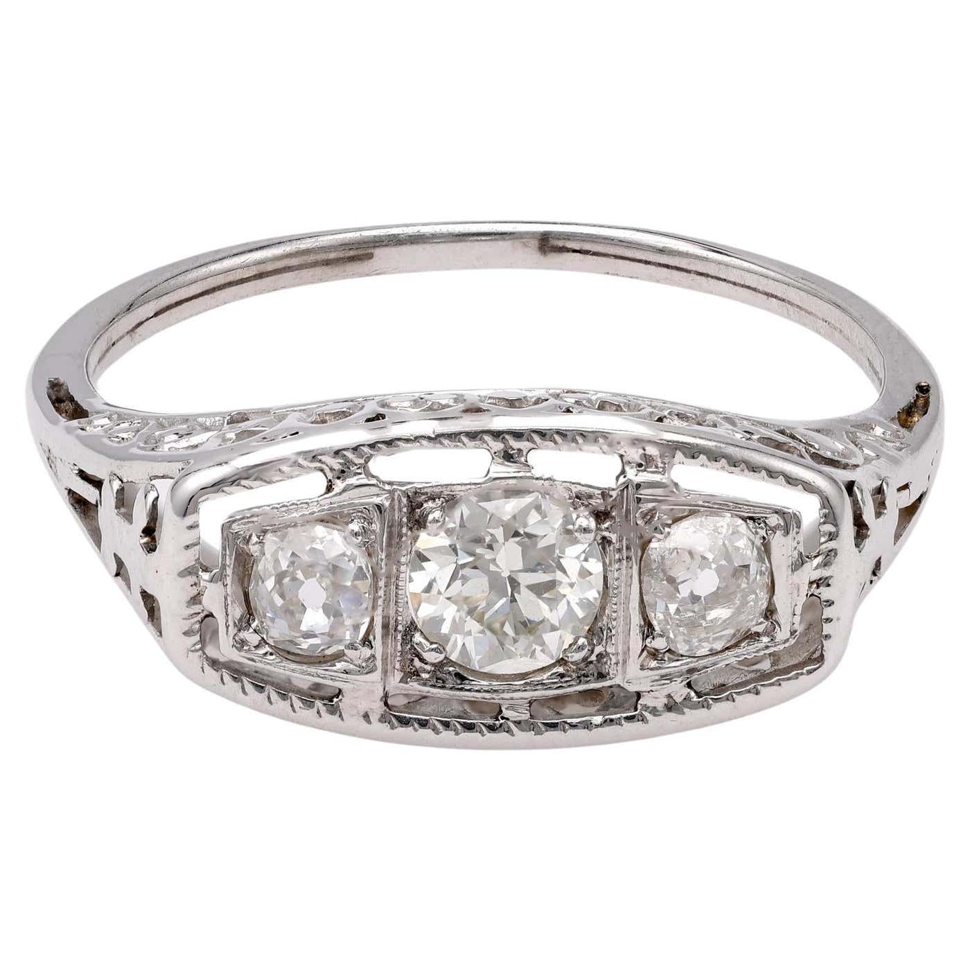 Arte Deco Rings Art Deco Three-Stone Diamond Ring For Sale at 1stDibs