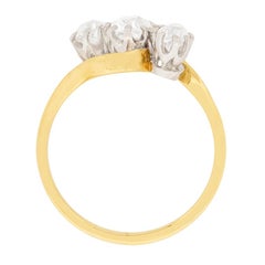 Art Deco 1.00ct Three-Stone Diamond Twist Engagement Ring, circa 1920s