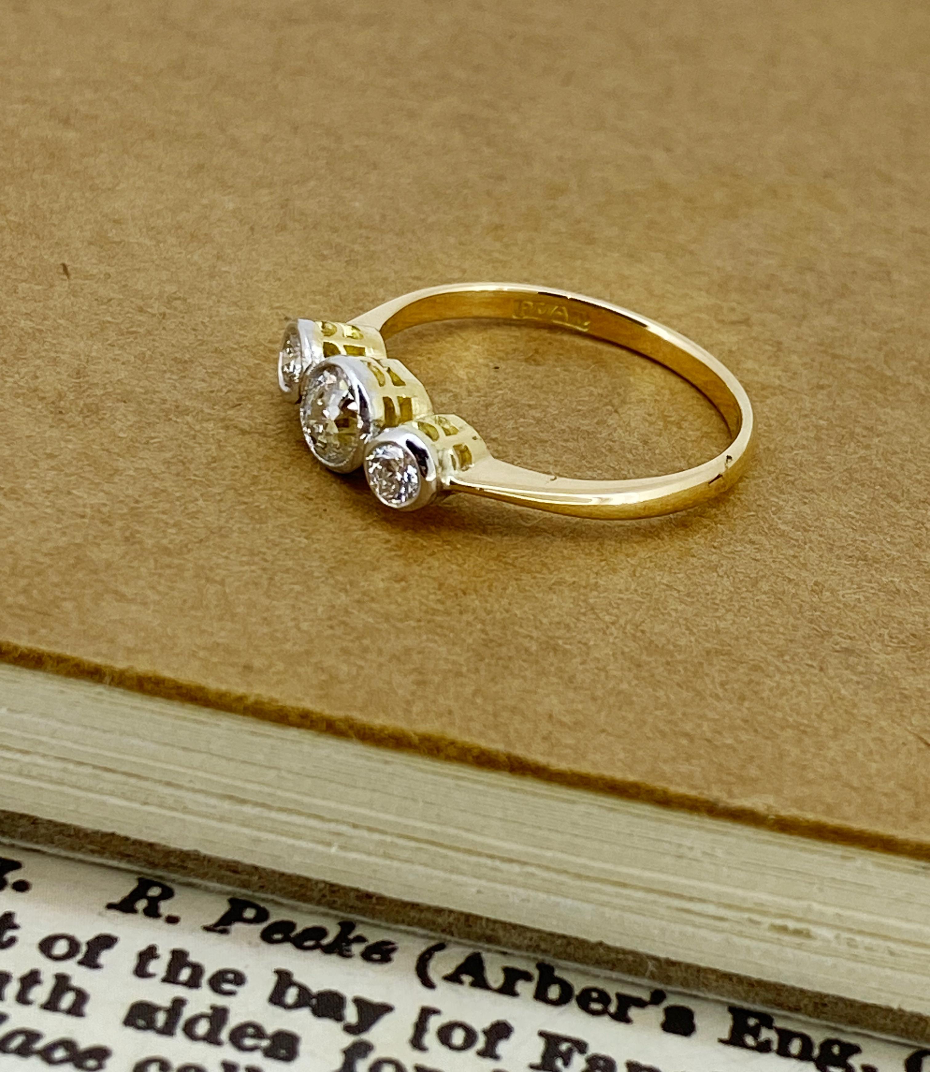 Women's Art-Deco Three-Stone Trilogy Old Cut Bezel Set Diamond Platinum 18K Gold Ring