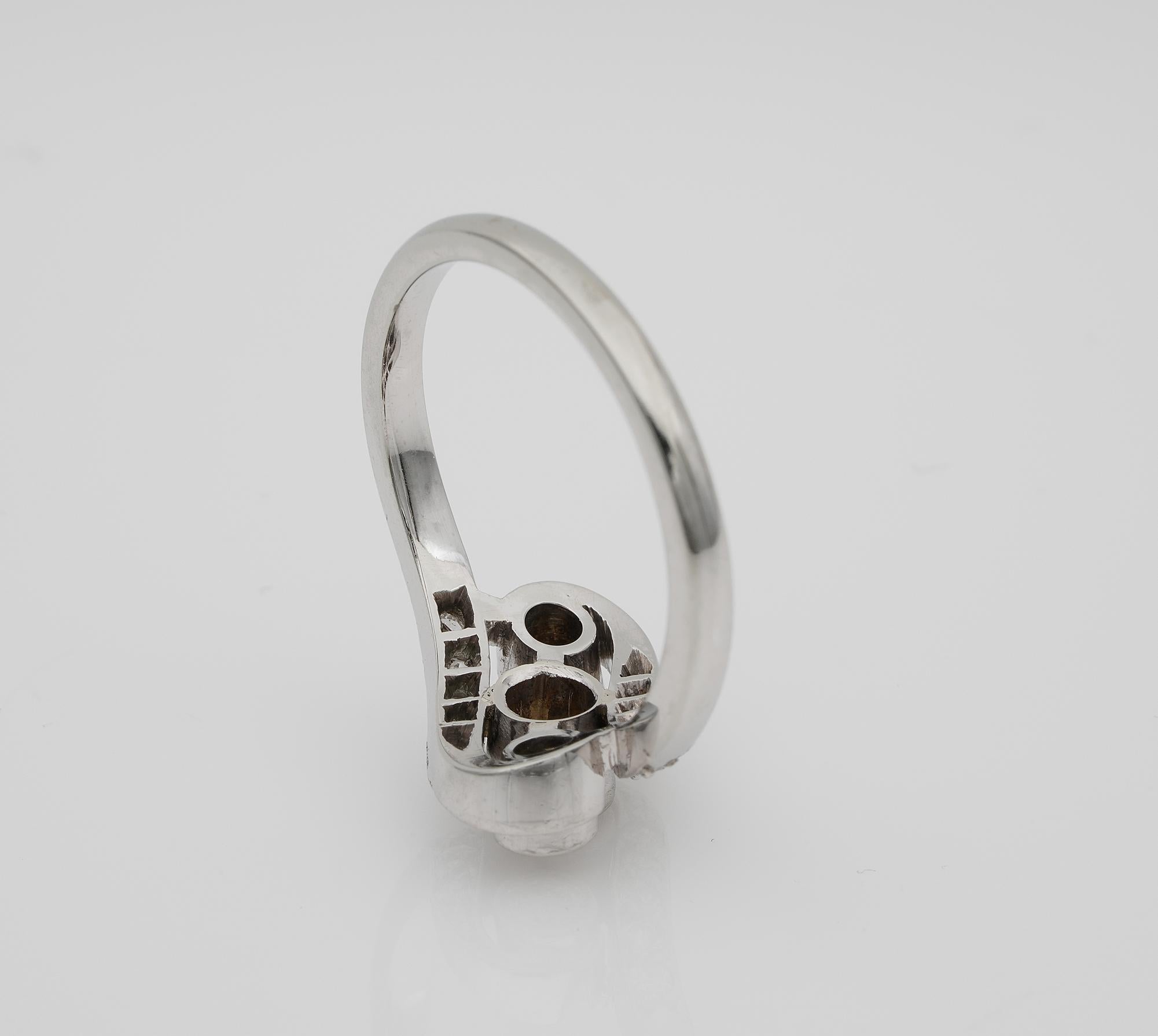 Verdrehter Art-Déco-Ring mit drei Steinen, 1,25 Karat Diamant im Angebot 1