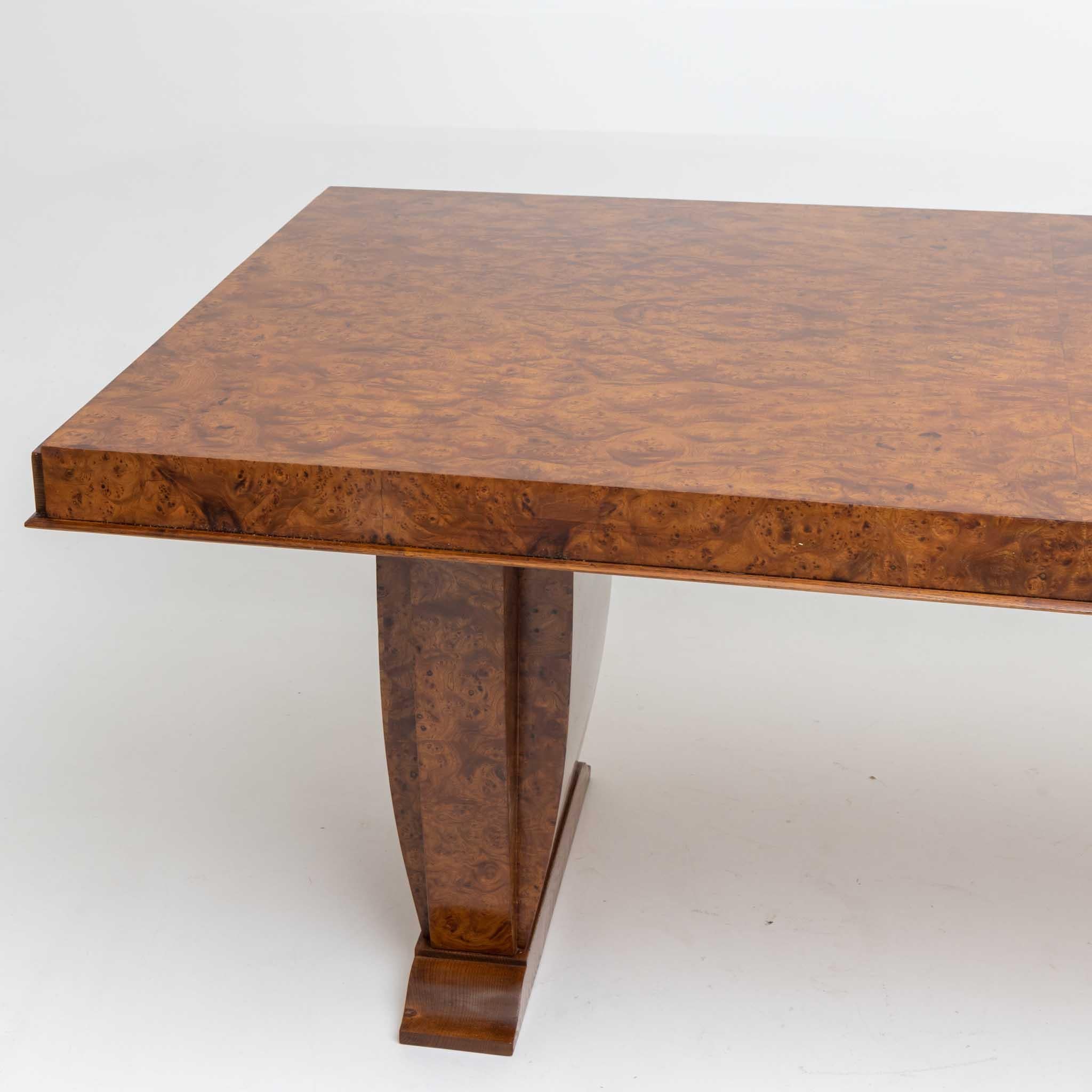 Art Deco Thuja Root Veneered Dining Room Table, France, circa 1920 2