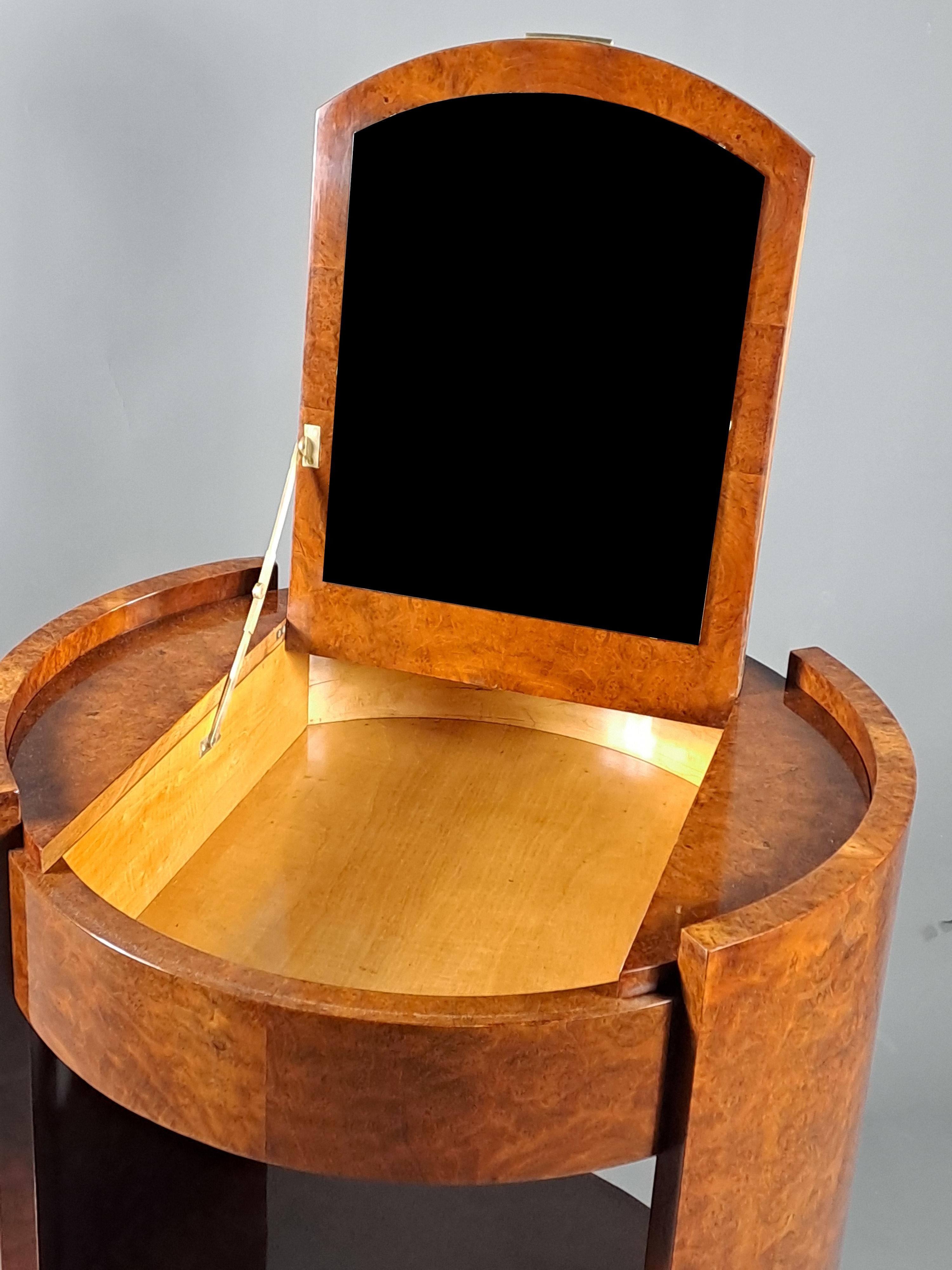 Mid-20th Century Art Deco Thuya Burl Pedestal Table For Sale