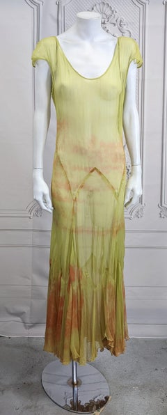 Schräg gefärbtes Art déco-Abendkleid mit Krawatte, Studio VL