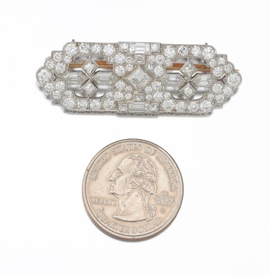 Impressive Tiffany & Co. Art Deco Platinum 950 6.40 Carat  G/VS1 Diamond Brooch Pin & Pendant.  This Breathtaking platinum brooch/pendant measures 2 ⅞