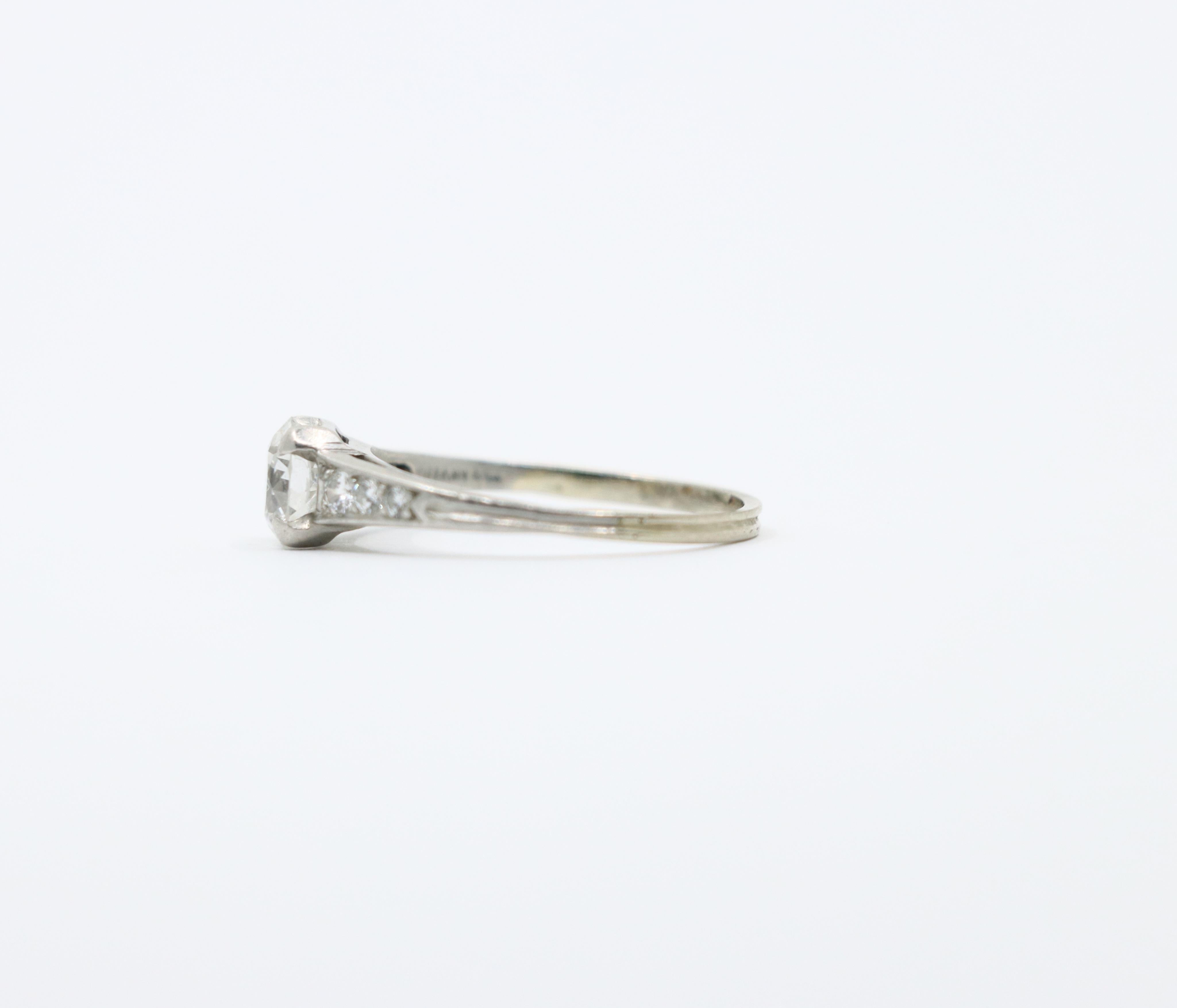Art déco Tiffany & Co Platinum Diamond Ring Bon état - En vente à Flushing, NY