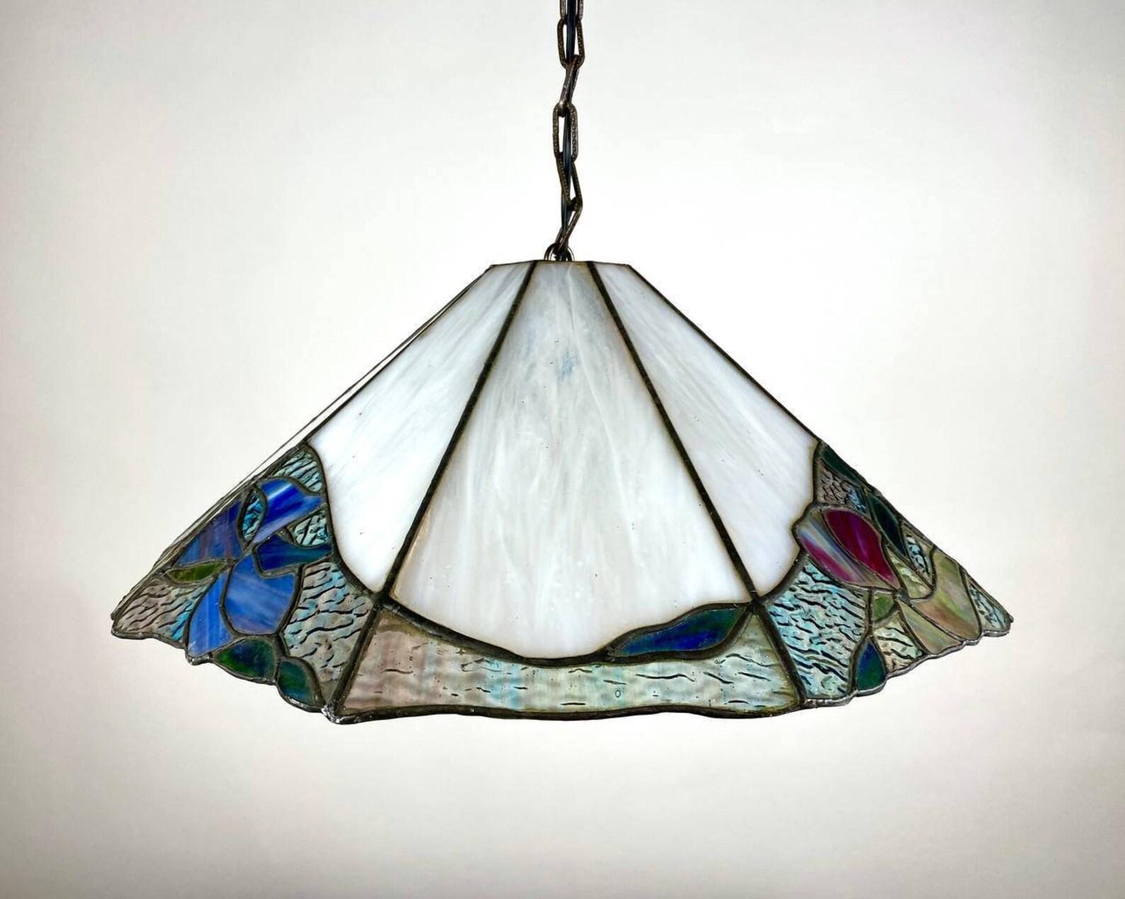 Art Deco Tiffany Style Chandelier, 1980s In Good Condition For Sale In Bastogne, BE