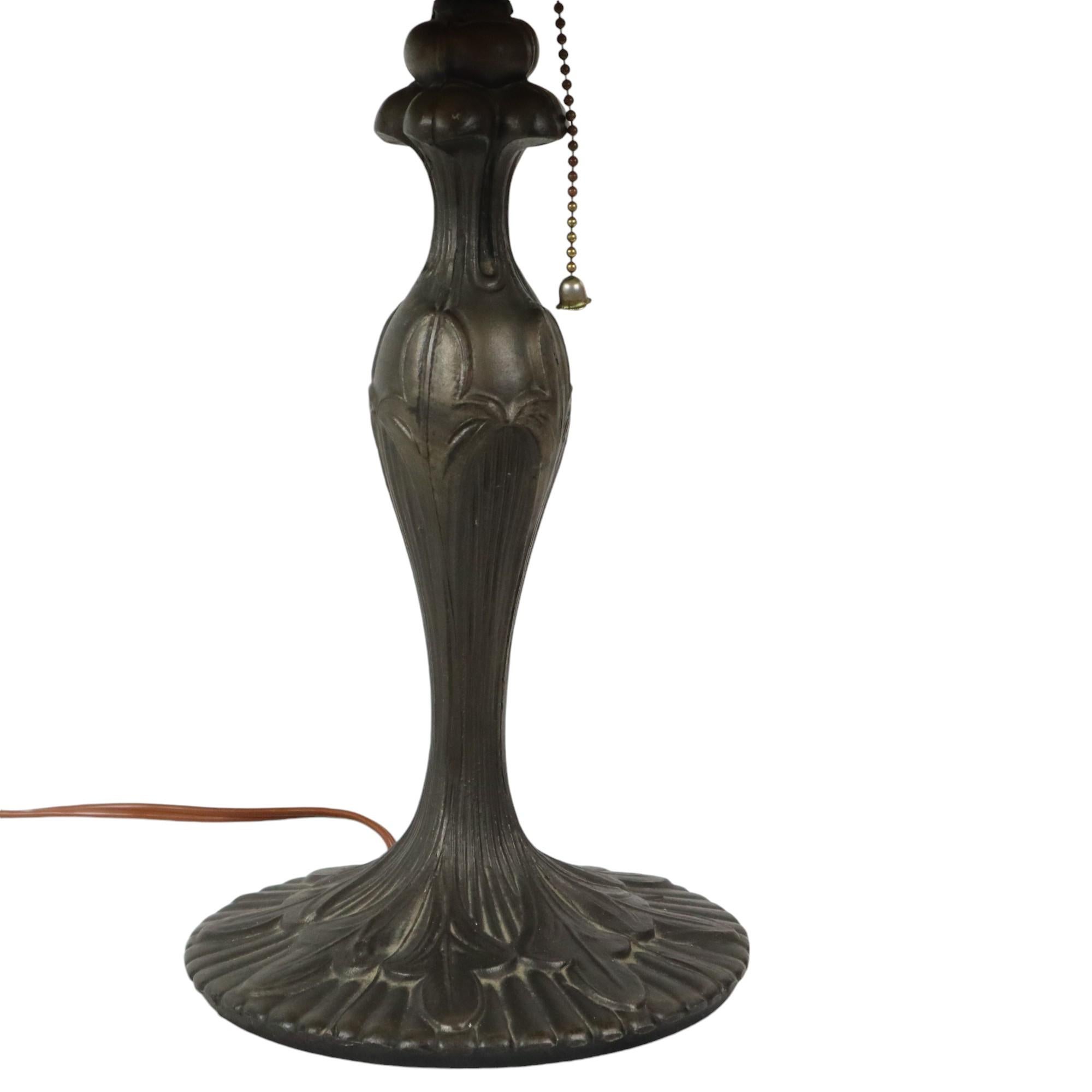 French Art Deco Tiffany Style Table Lamp with Organic Base from the 1970s For Sale