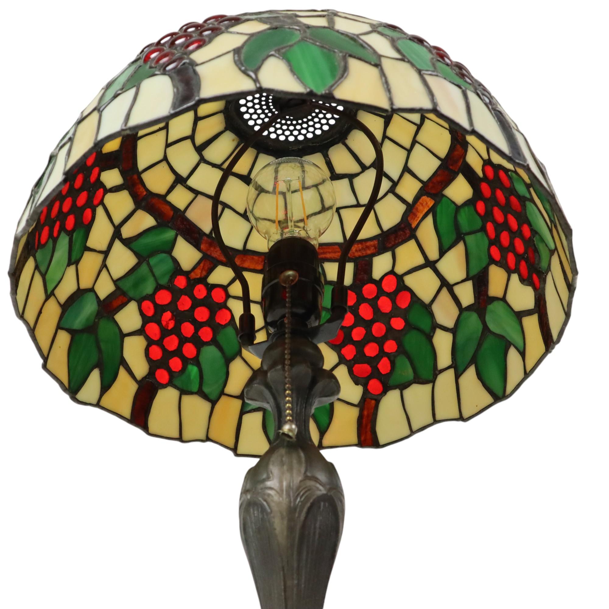 Art Deco Tiffany Style Table Lamp with Organic Base from the 1970s For Sale 1