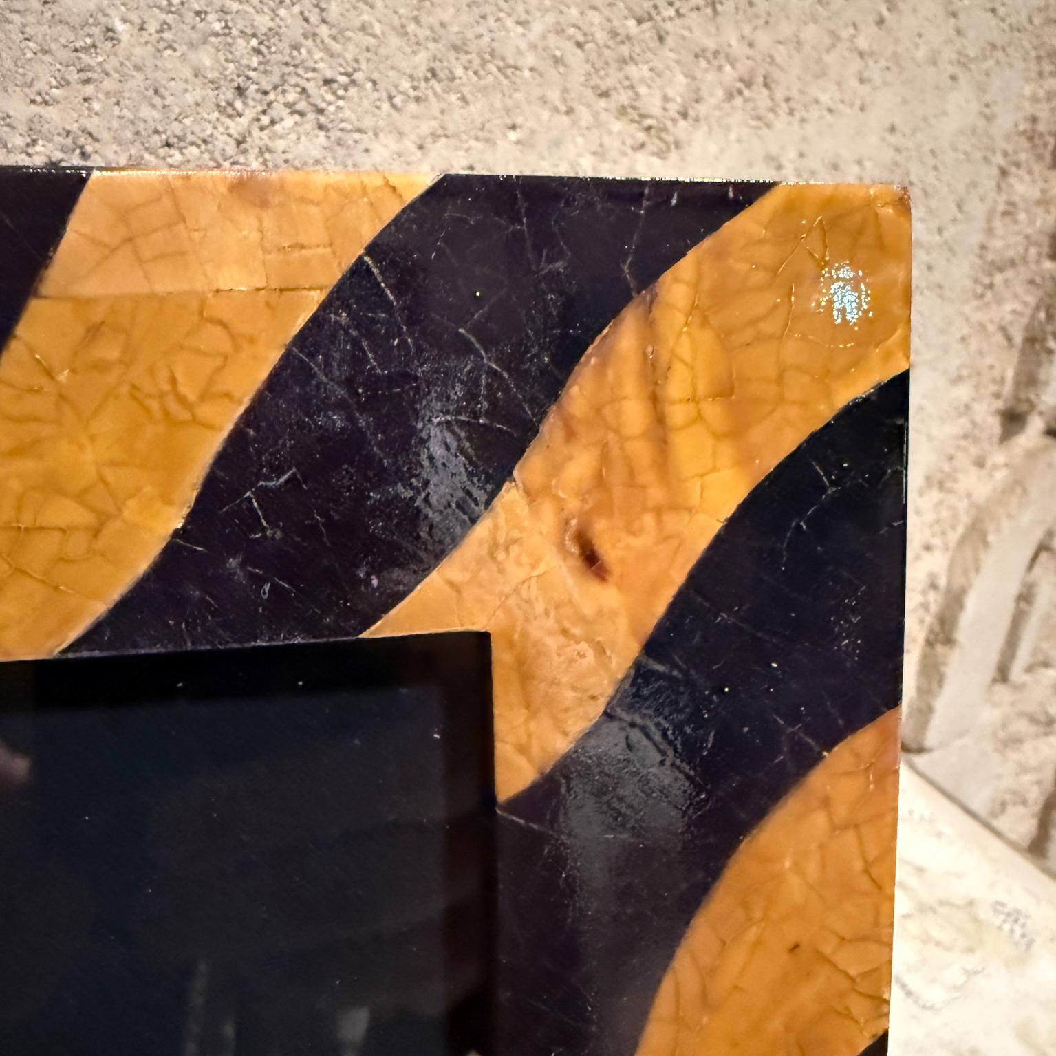 Art Deco Tiger Pattern Tessellated  Egg Shell Stone Picture Frame In Good Condition For Sale In Chula Vista, CA