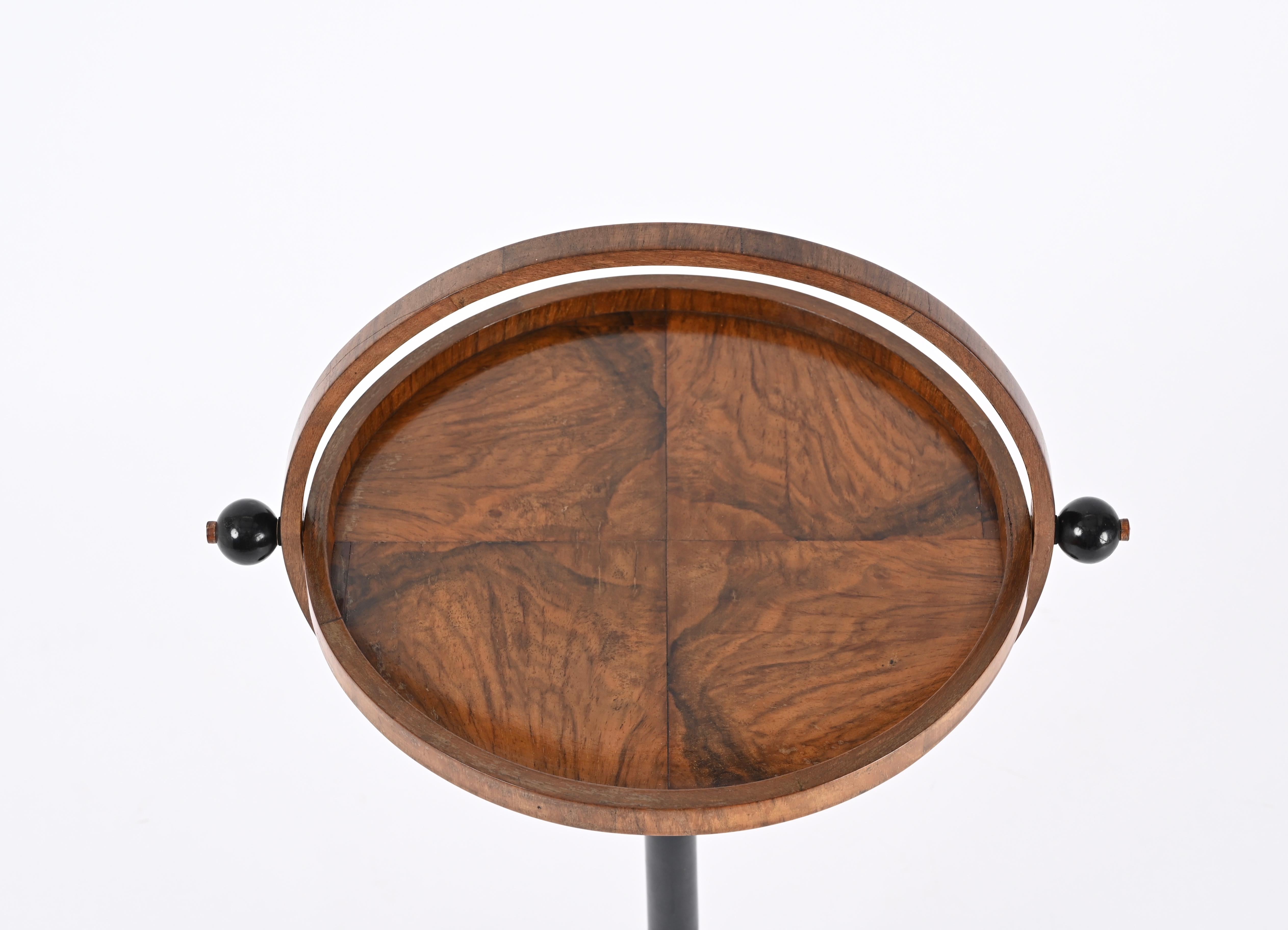 Italian Art Deco Tilting Round Side Table in Olive Burl and Walnut, Italy 1930s For Sale