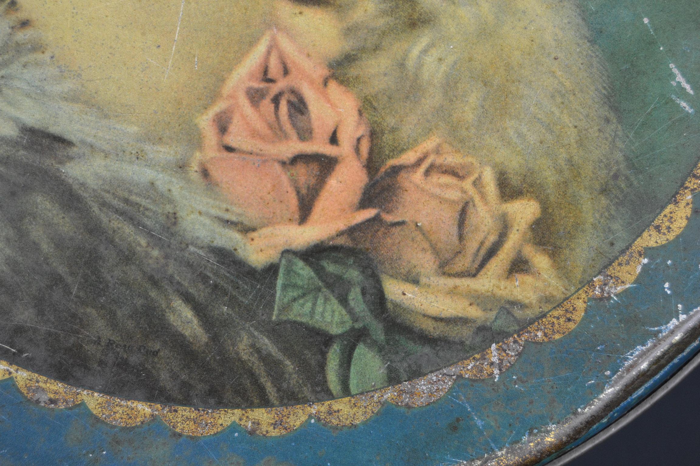 vintage roses tin