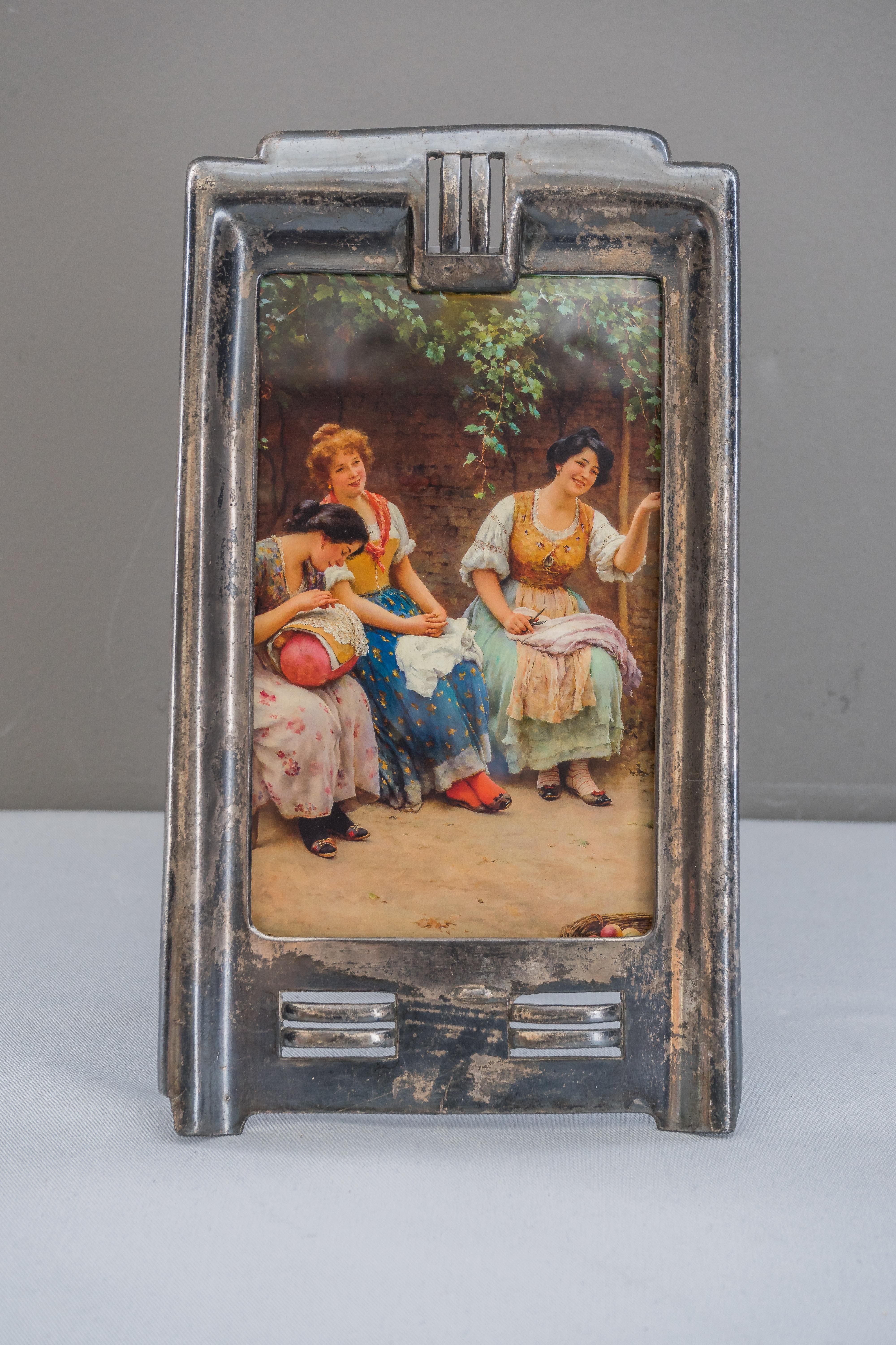 Art Deco Tin picture frame, circa 1920s
Original condition.